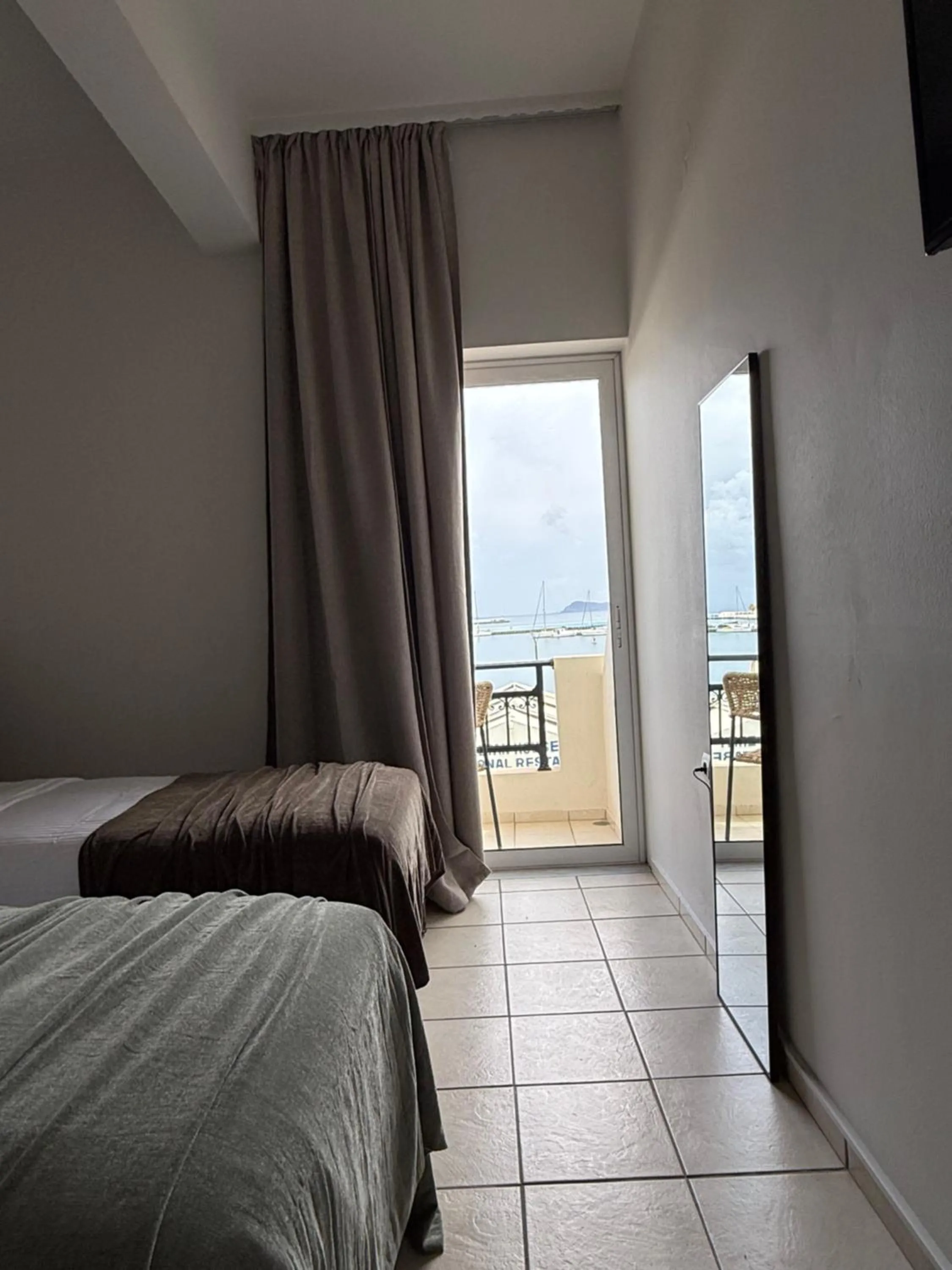 Bed in Flisvos
