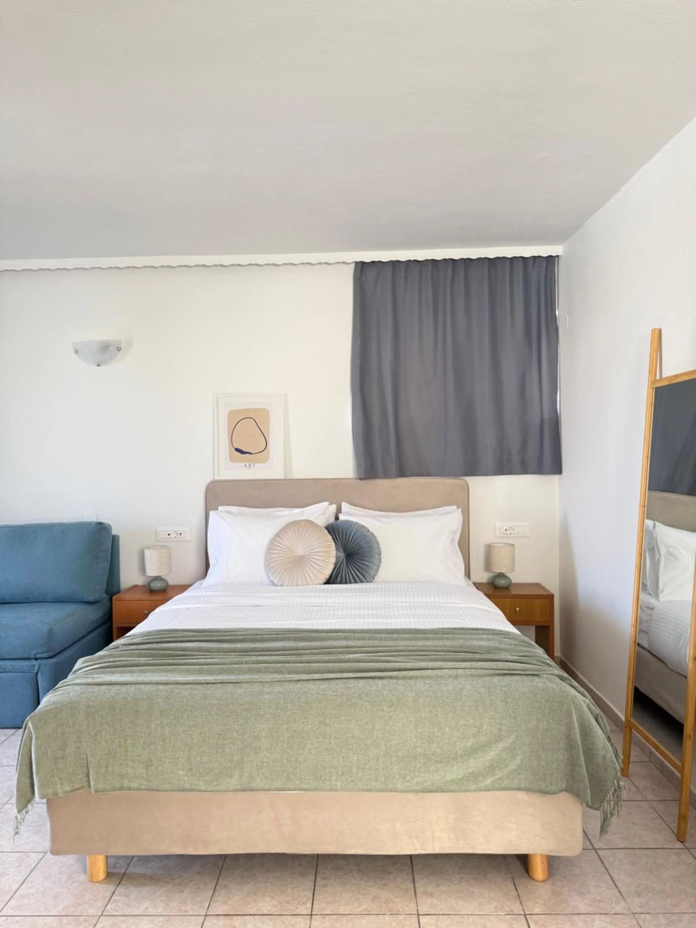 Bed in Flisvos