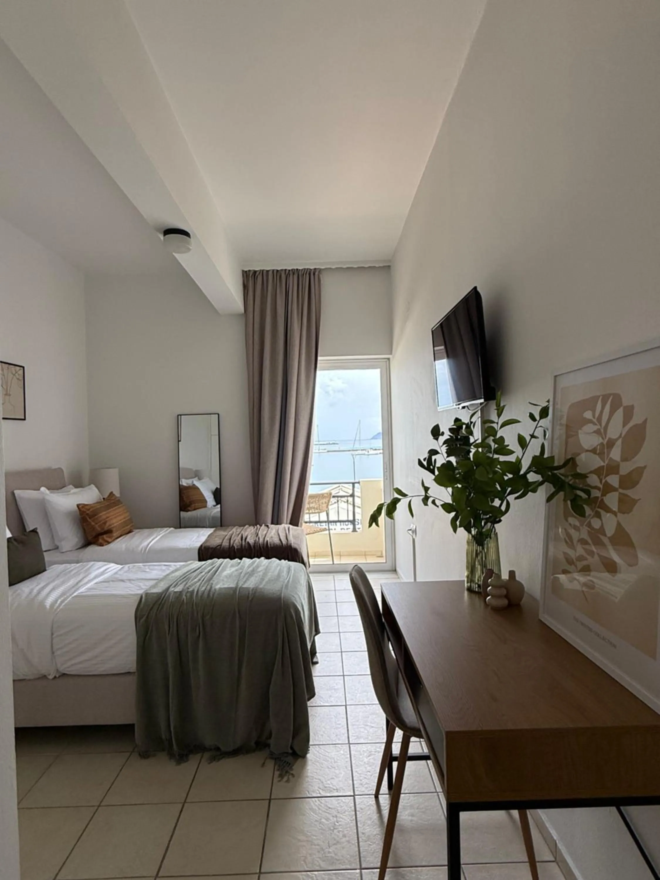 Bed in Flisvos