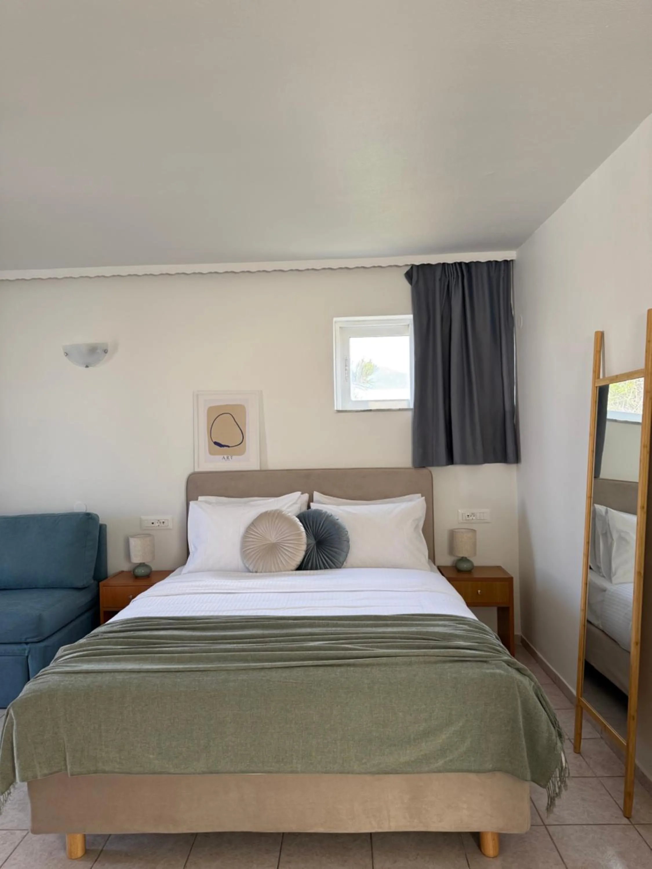 Bed in Flisvos
