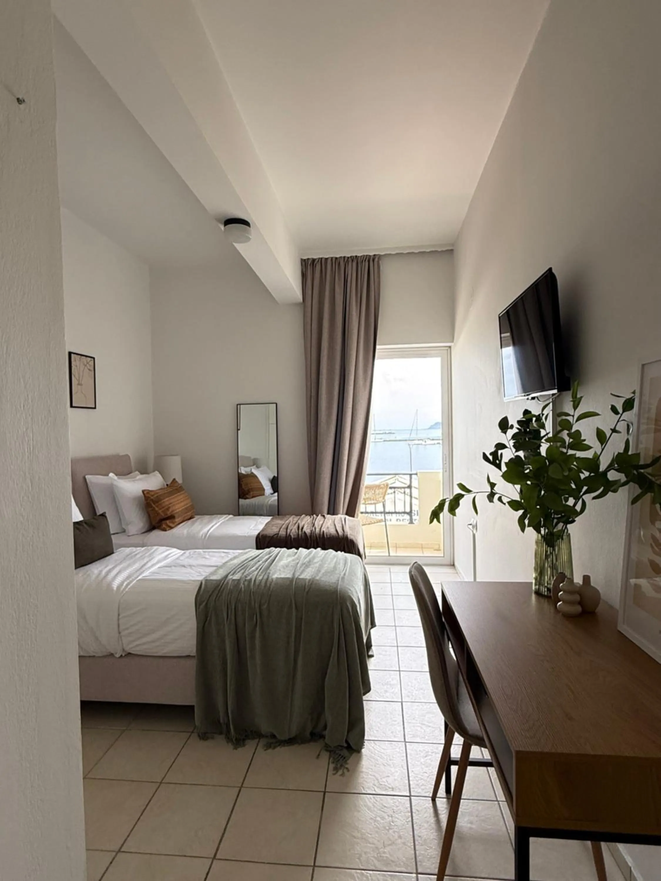 Bed in Flisvos