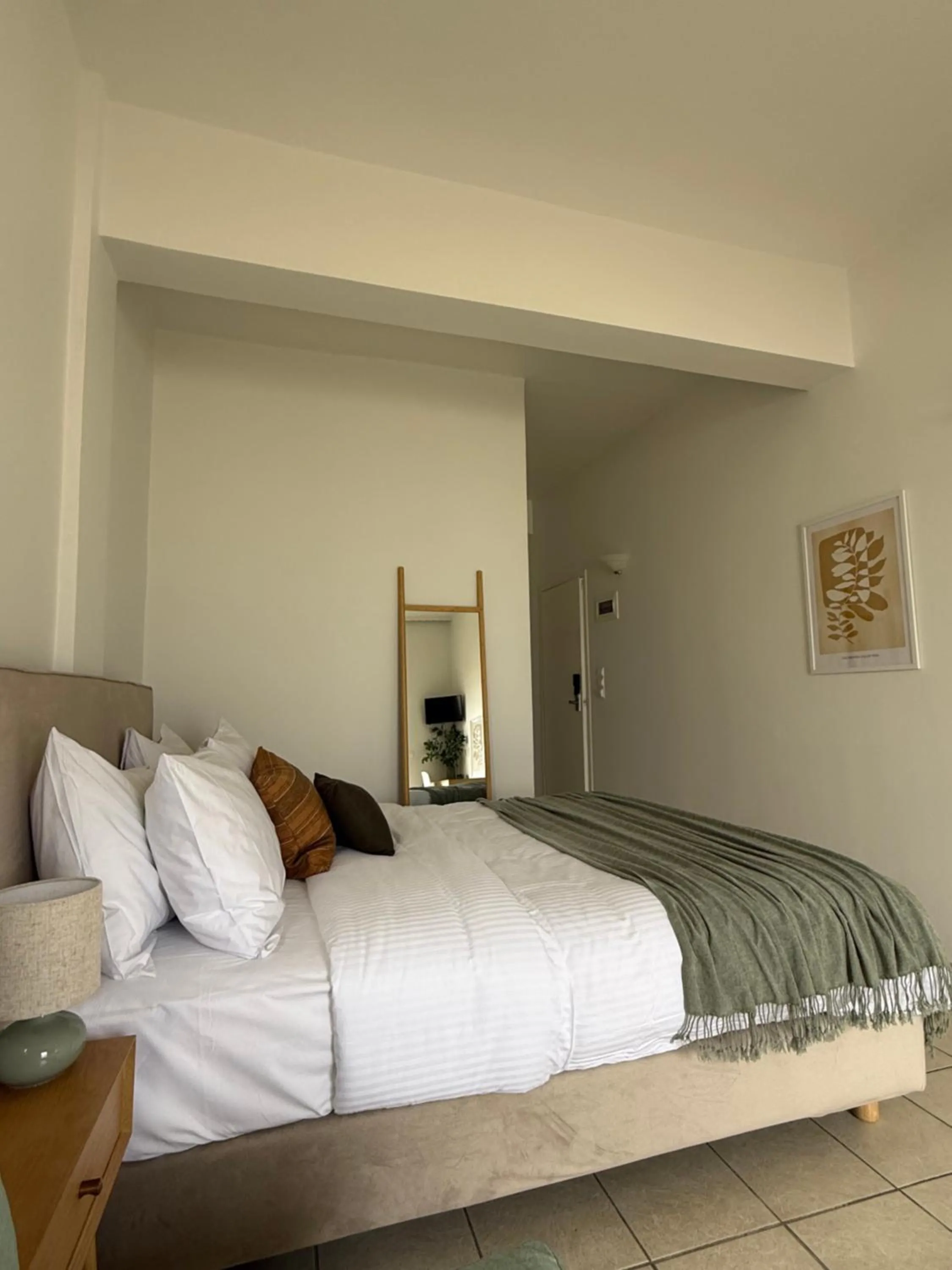 Bed in Flisvos