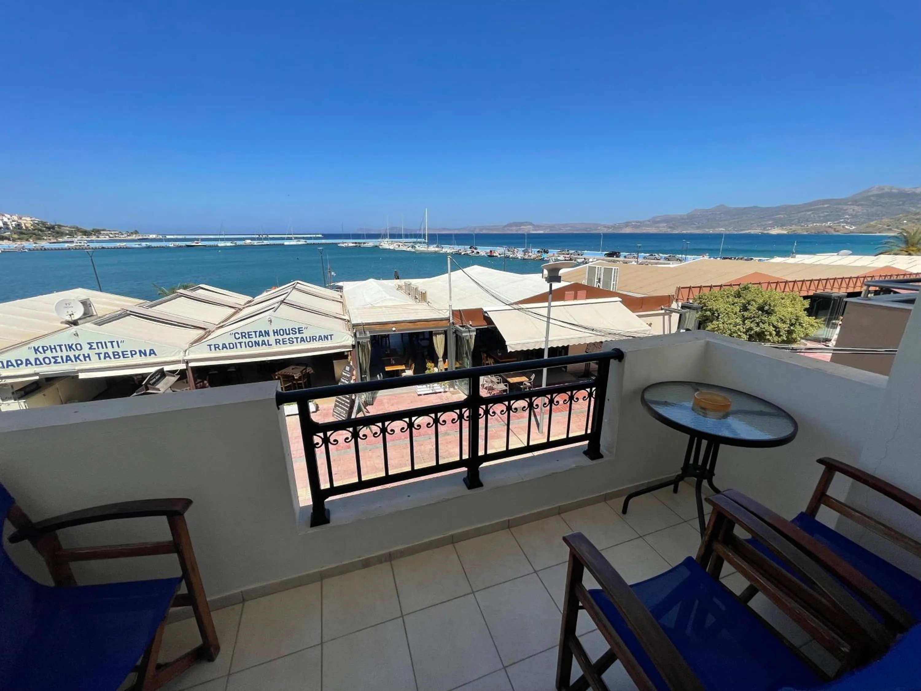 Balcony/Terrace in Flisvos