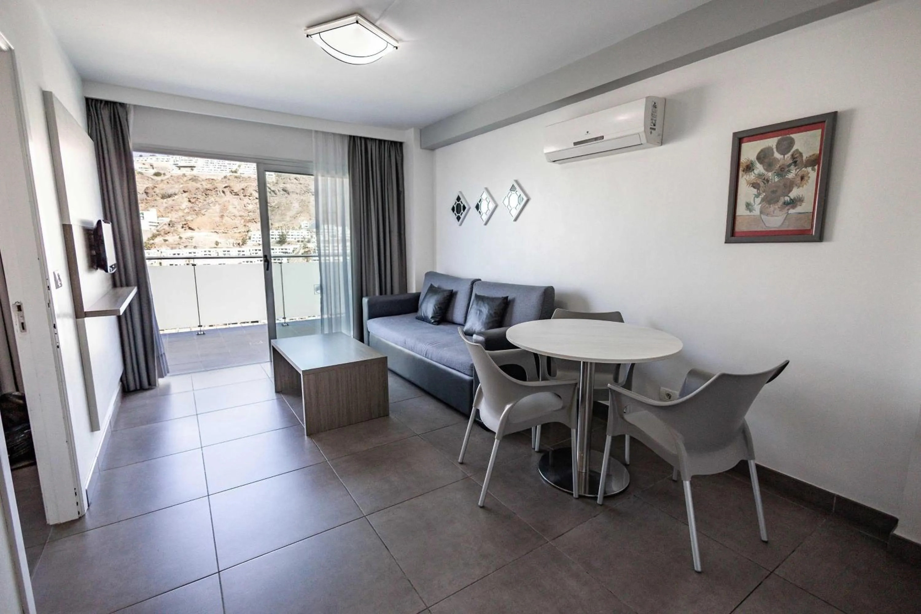 Photo of the whole room in Servatur Castillo de Sol