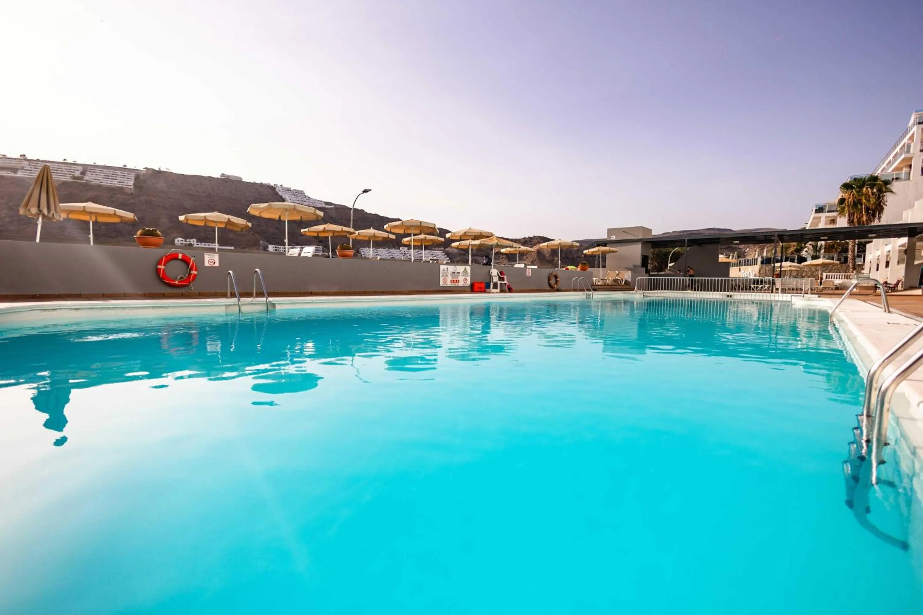 Swimming pool in Servatur Castillo de Sol