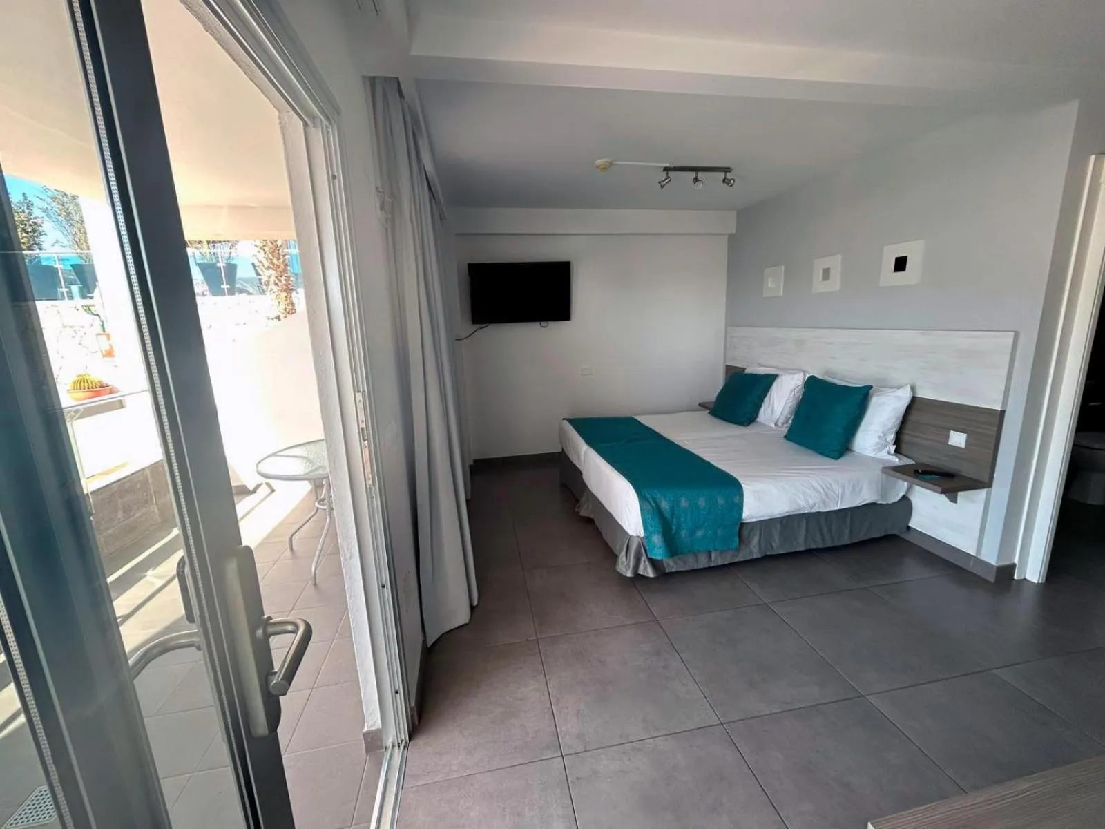 Photo of the whole room, Bed in Servatur Castillo de Sol