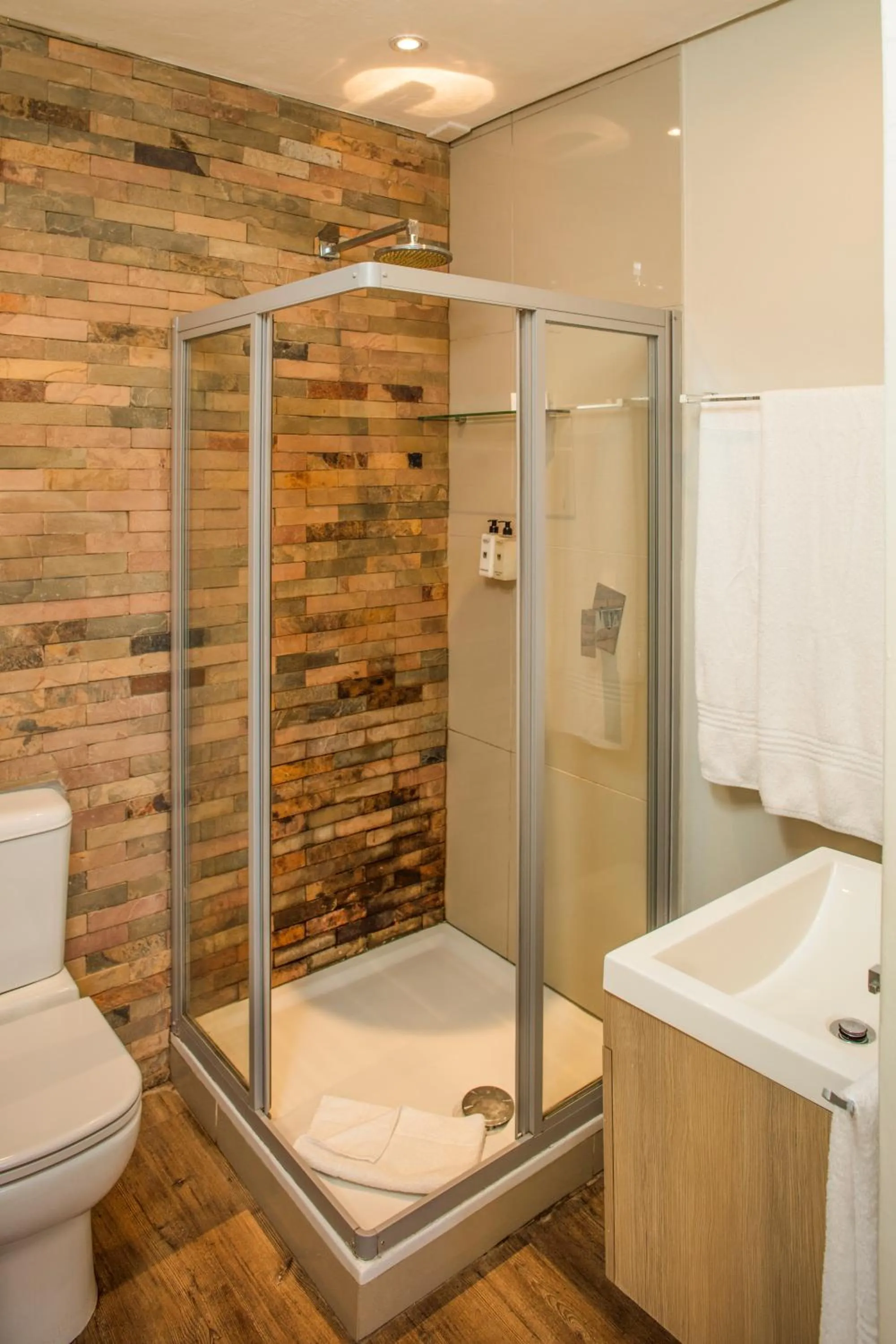 Shower in Aquila Private Game Reserve & Spa