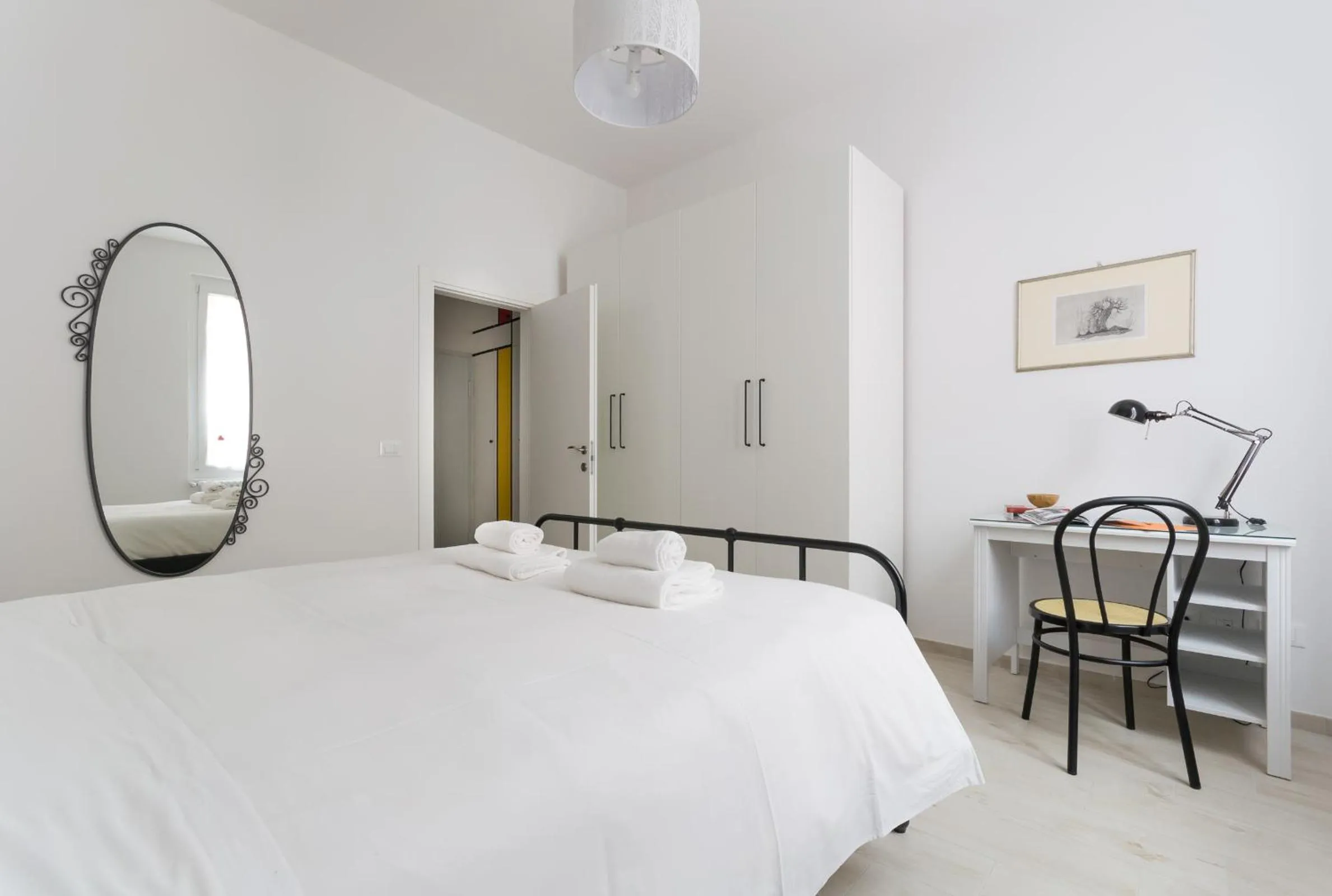 Bedroom, Bed in HouSmart Vicolo Bolognetti