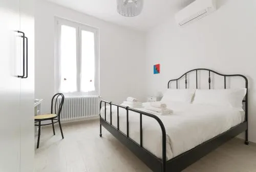 HouSmart Vicolo Bolognetti