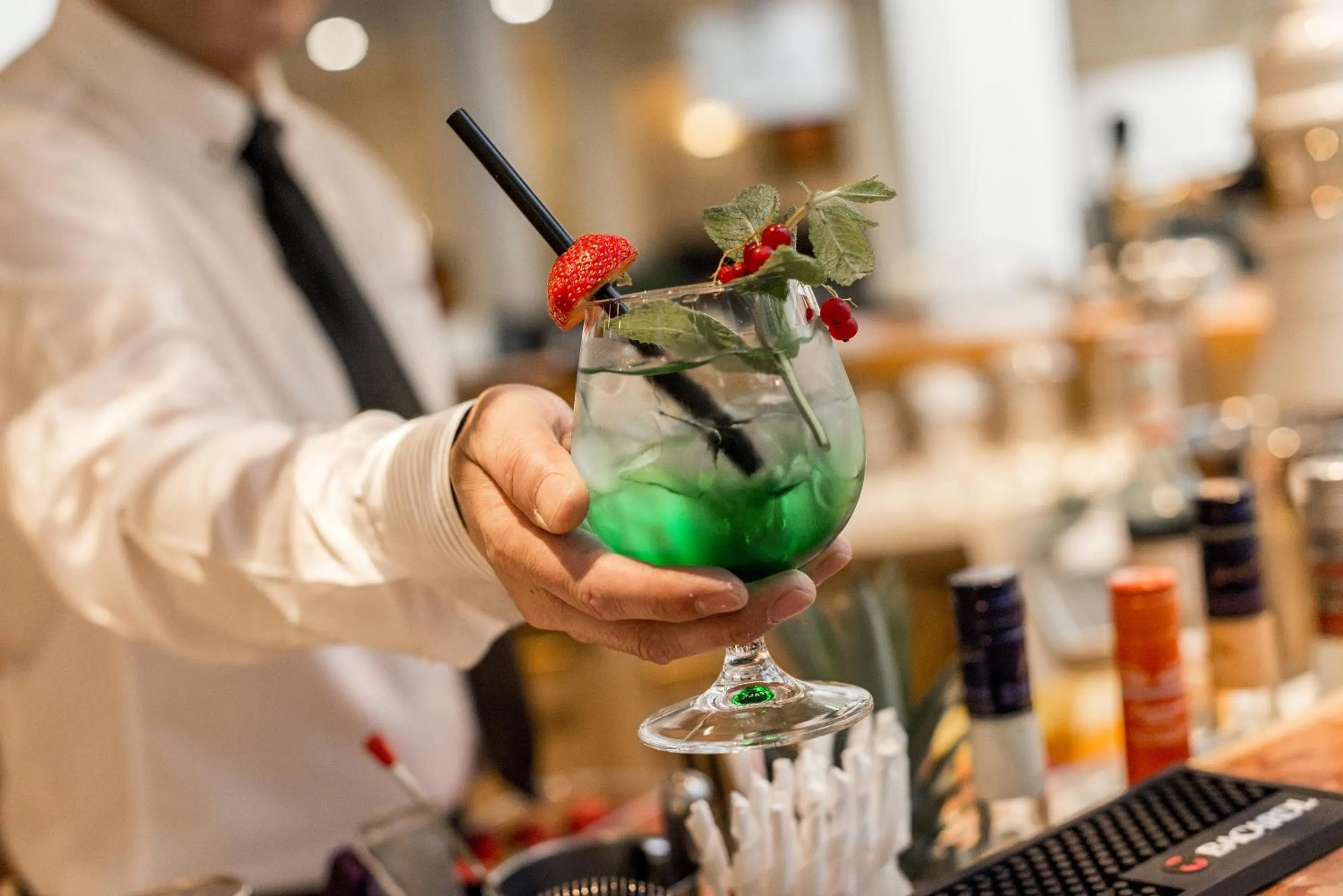 Lounge or bar in Hotel Metropole Interlaken