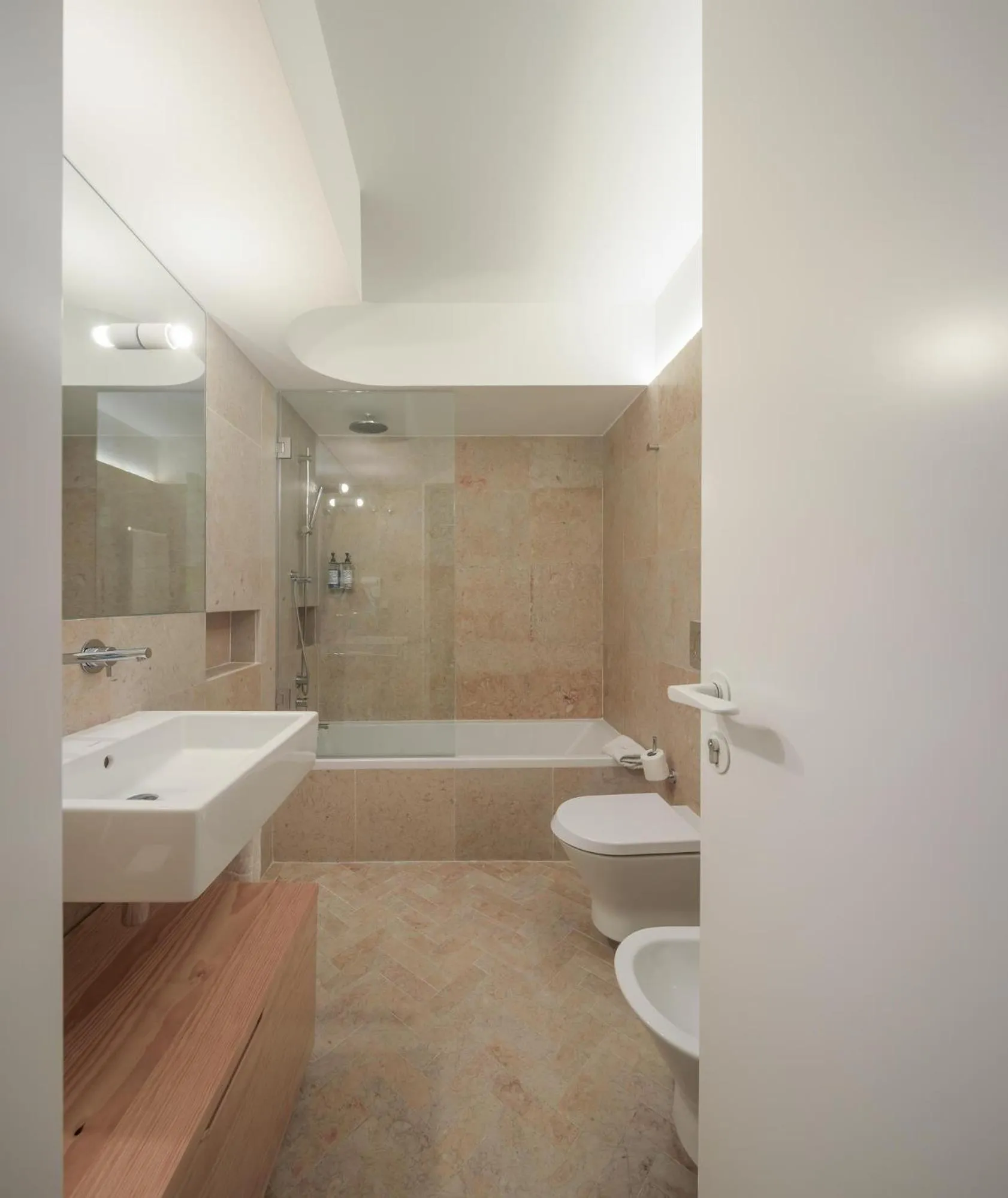 Bathroom in Lisbon Serviced Apartments - Principe Real