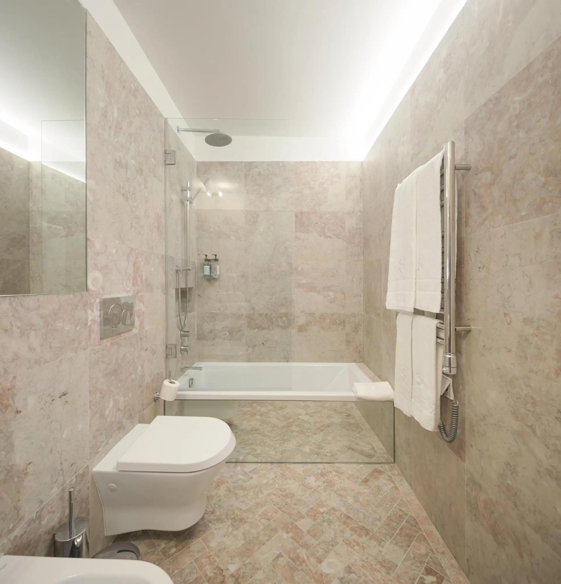 Bathroom in Lisbon Serviced Apartments - Principe Real