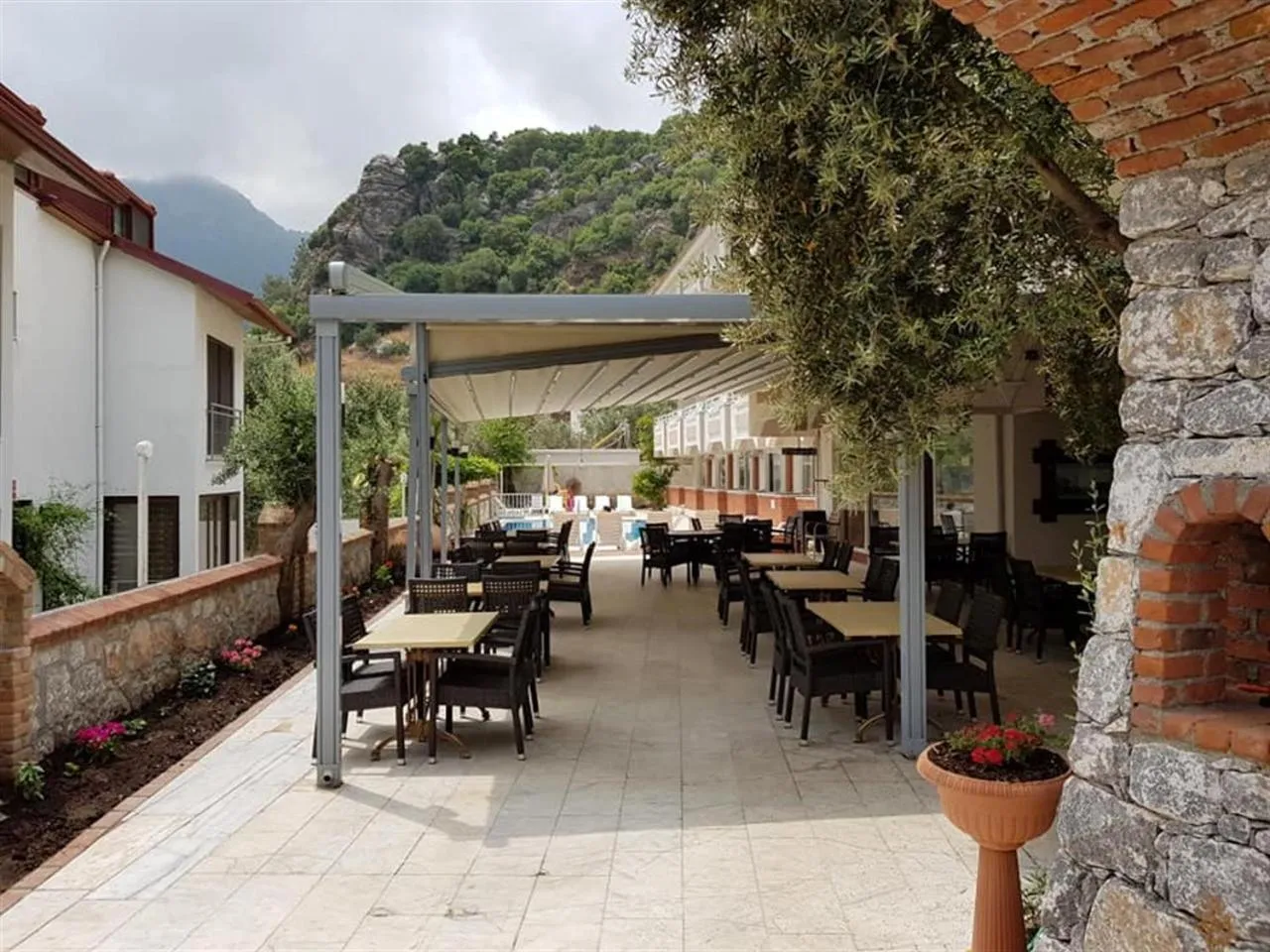 Restaurant/places to eat in Sen Apart