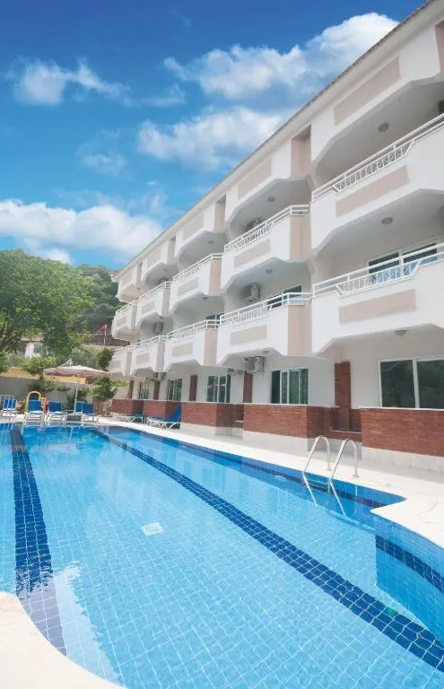 Pool view in Sen Apart