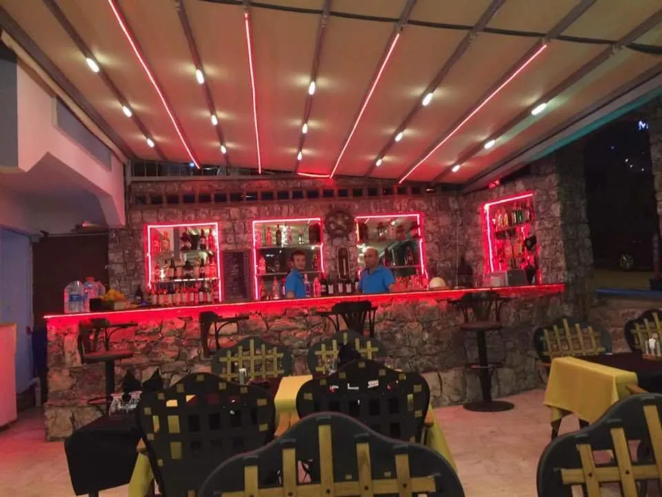 Restaurant/places to eat in Sen Apart