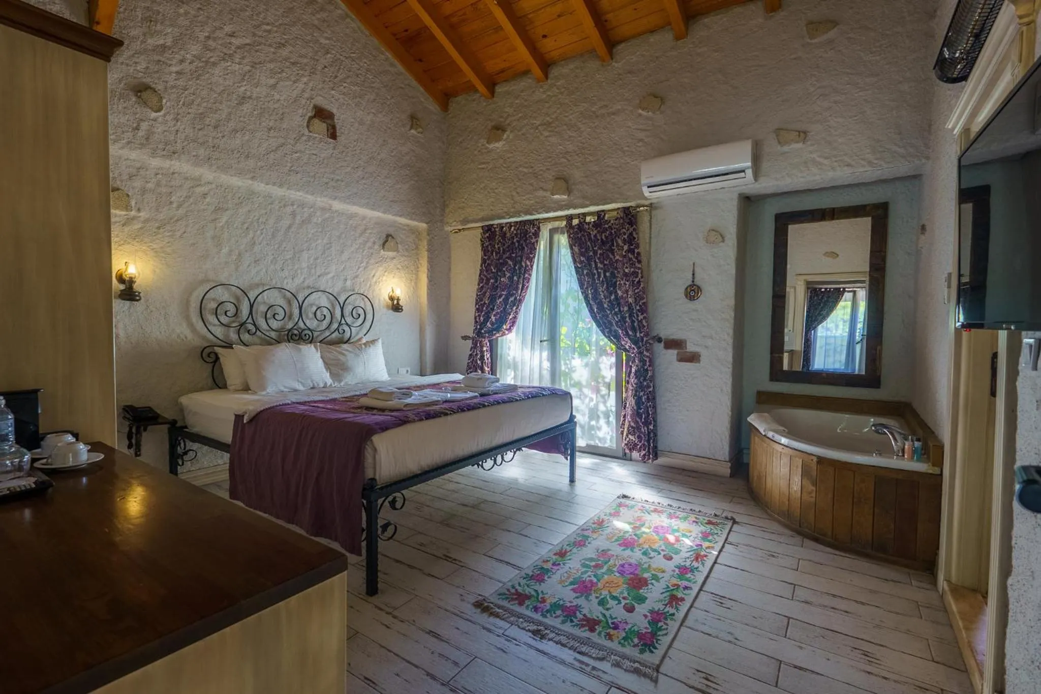 Bed in Alaçatı Aura Plus