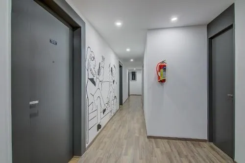 Super Townhouse Global Village Tech Park Near Kengeri Bus Terminal Metro Station