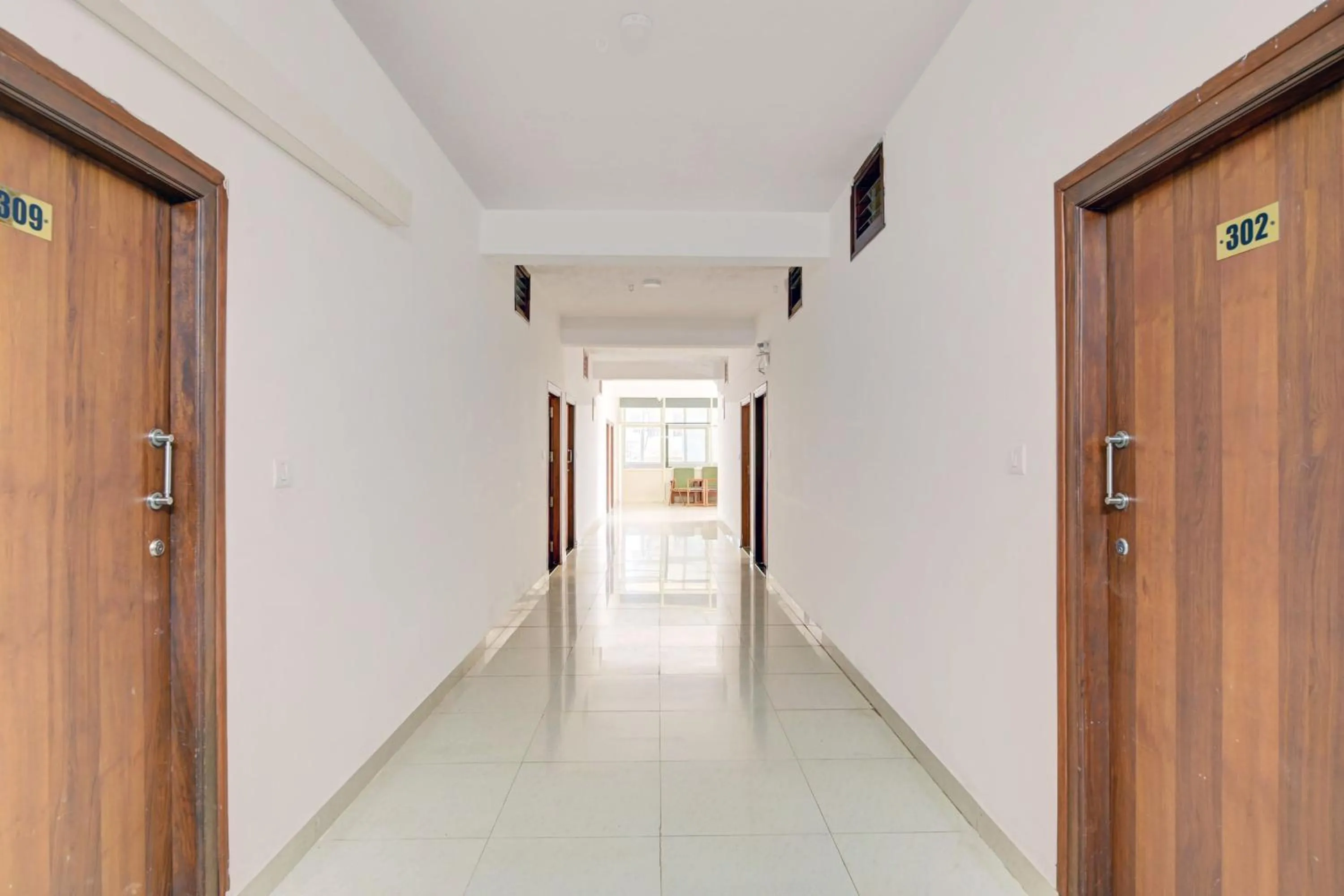 Lobby or reception in Super Collection O Madikeri City Center Near KSRTC Bus Stand Coorg Formerly Hotel Ragsys