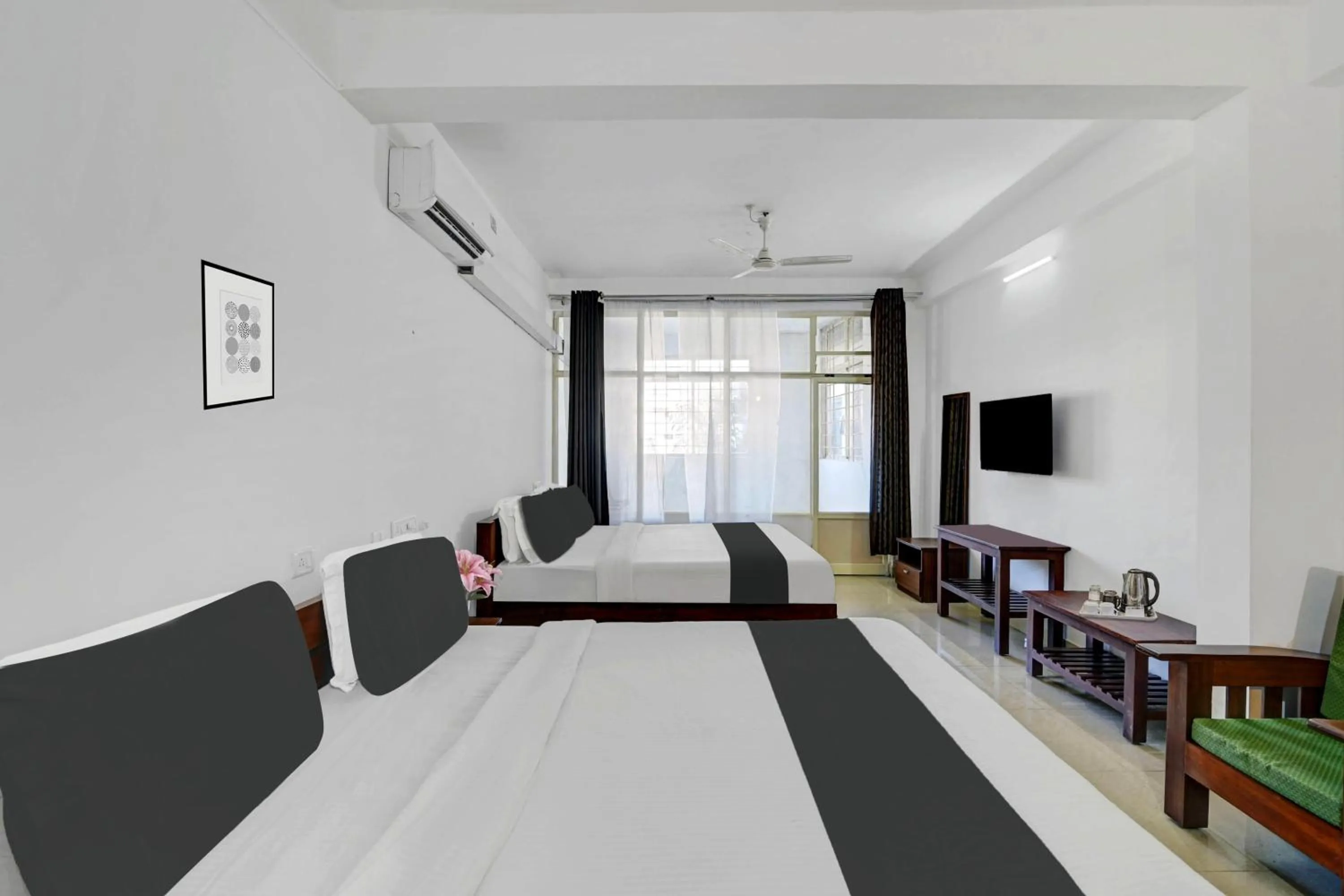 Bedroom, Bed in Super Collection O Madikeri City Center Near KSRTC Bus Stand Coorg Formerly Hotel Ragsys