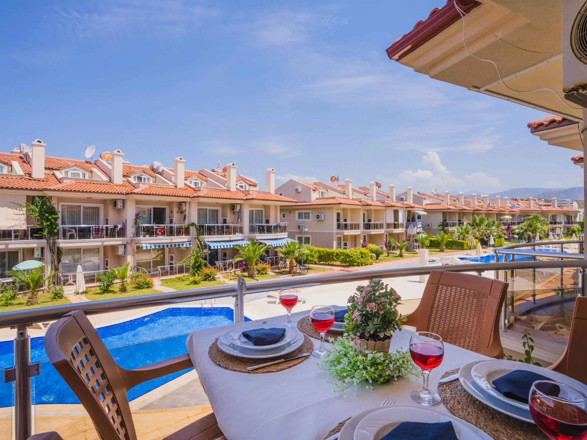 Property building in Sunset Beach Resort Aqua Lettings