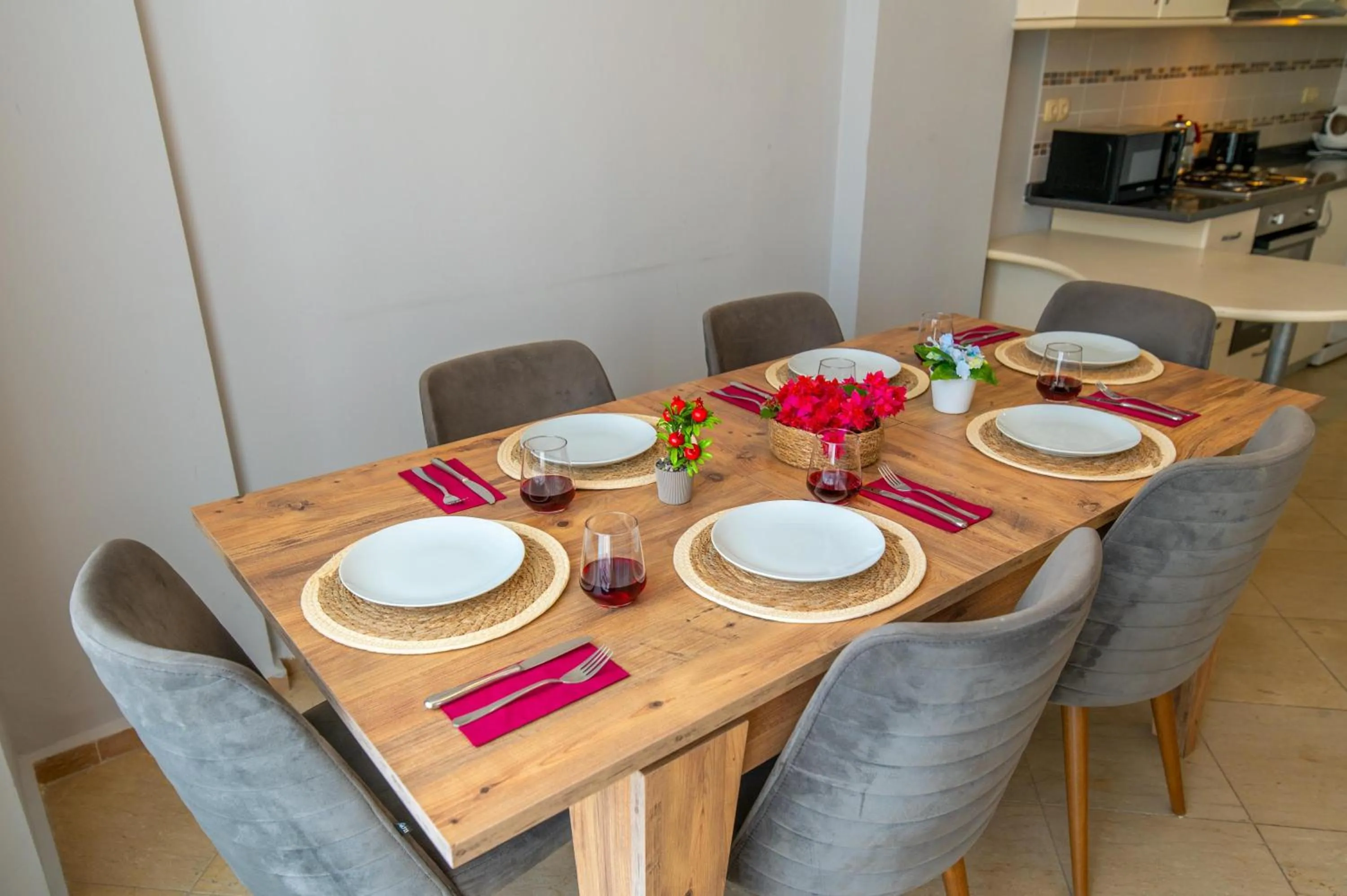 Food and drinks in Sunset Beach Resort Aqua Lettings