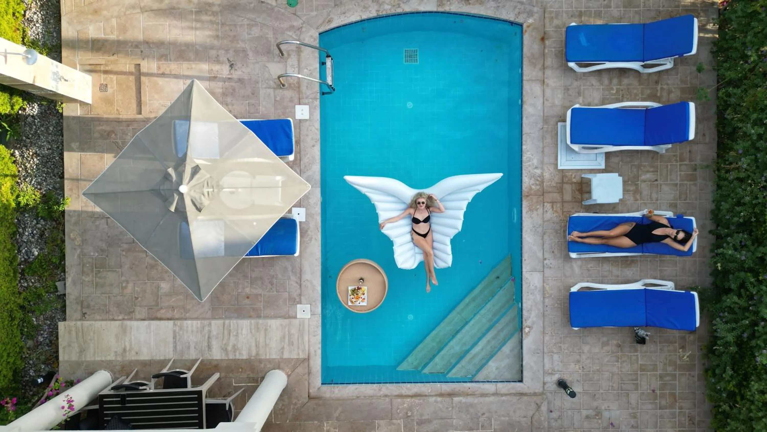 Day in Sunset Beach Resort Aqua Lettings