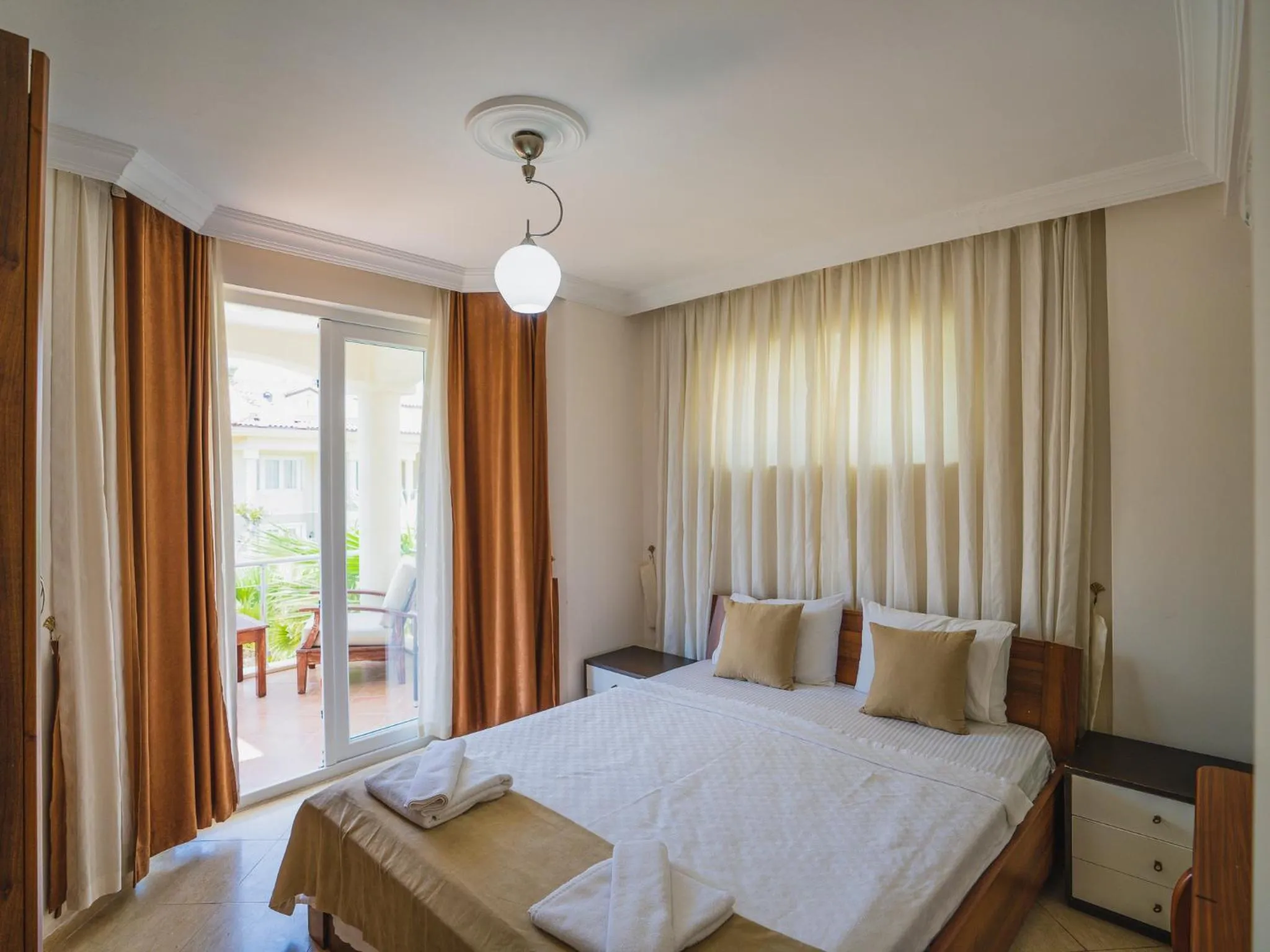 Bedroom, Bed in Sunset Beach Resort Aqua Lettings