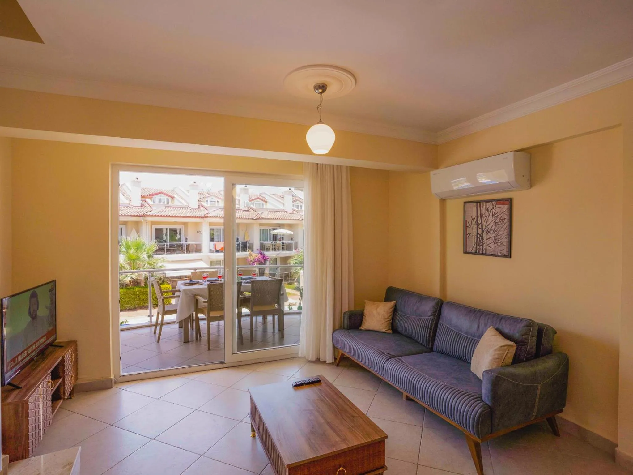 TV and multimedia in Sunset Beach Resort Aqua Lettings