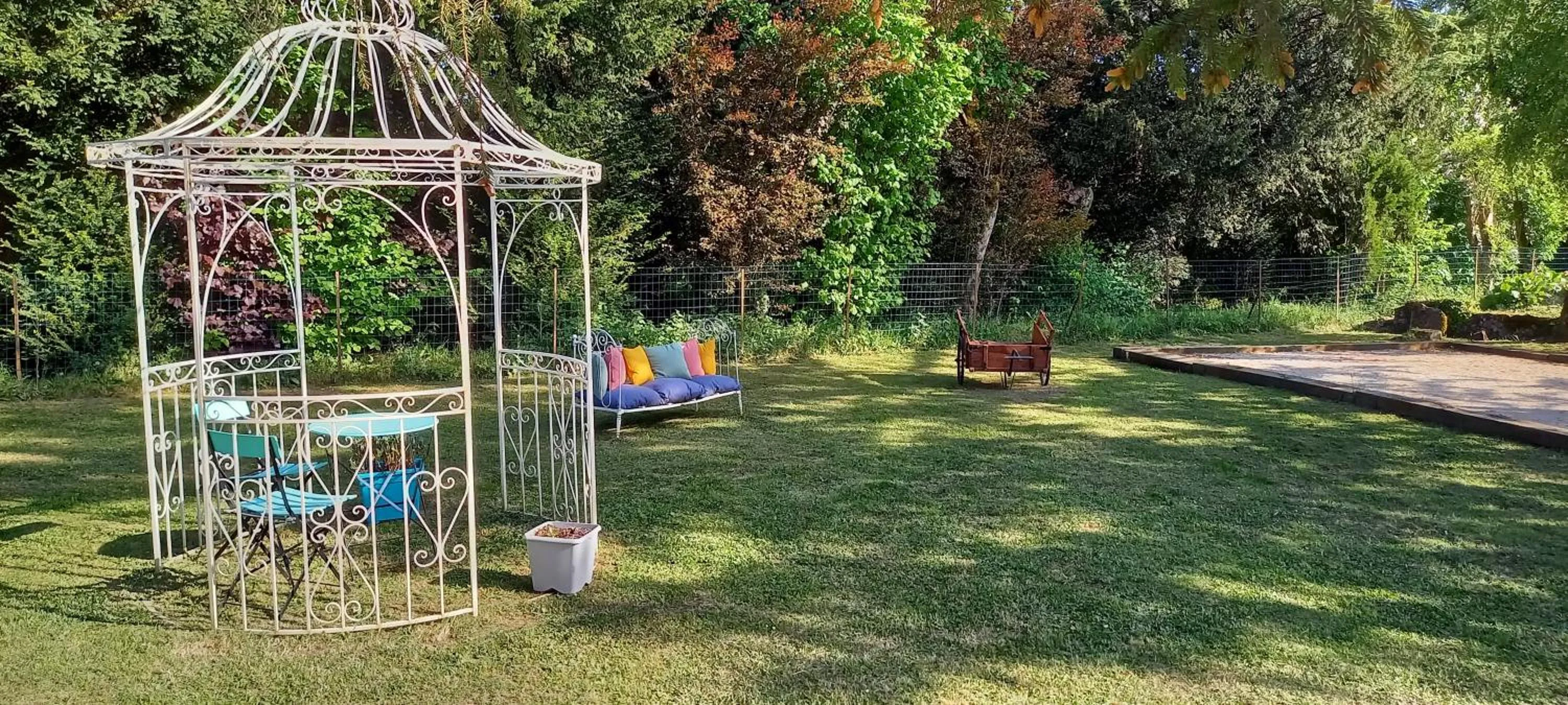 Garden in La Maison Josnes de Mady