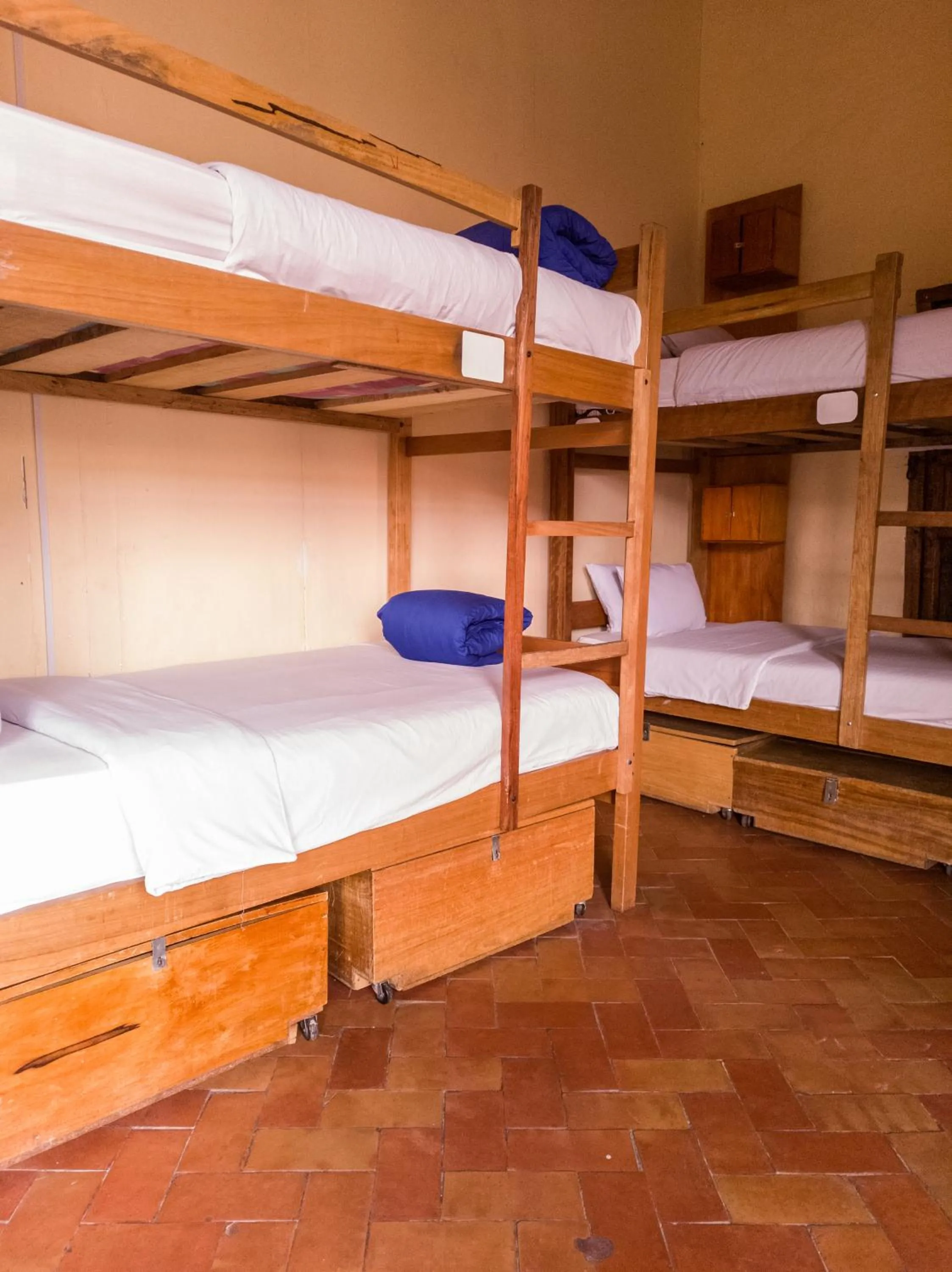 Single Bed in 10-Bed Dormitory Room in Loki Cusco