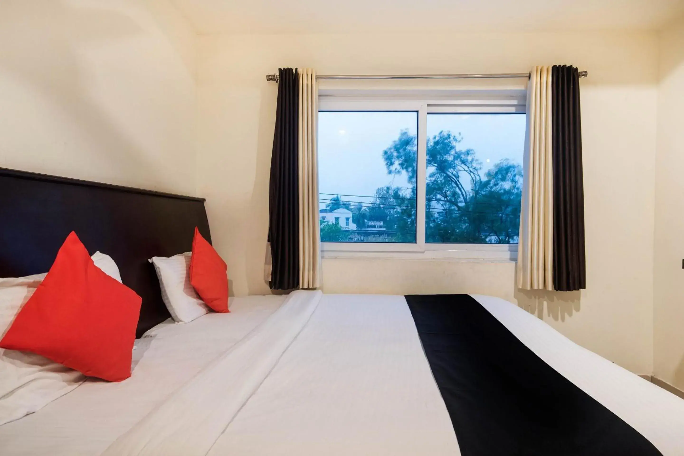 Bedroom, Bed in Capital O Alfa Bedroom, Bed in Capital O Alfa