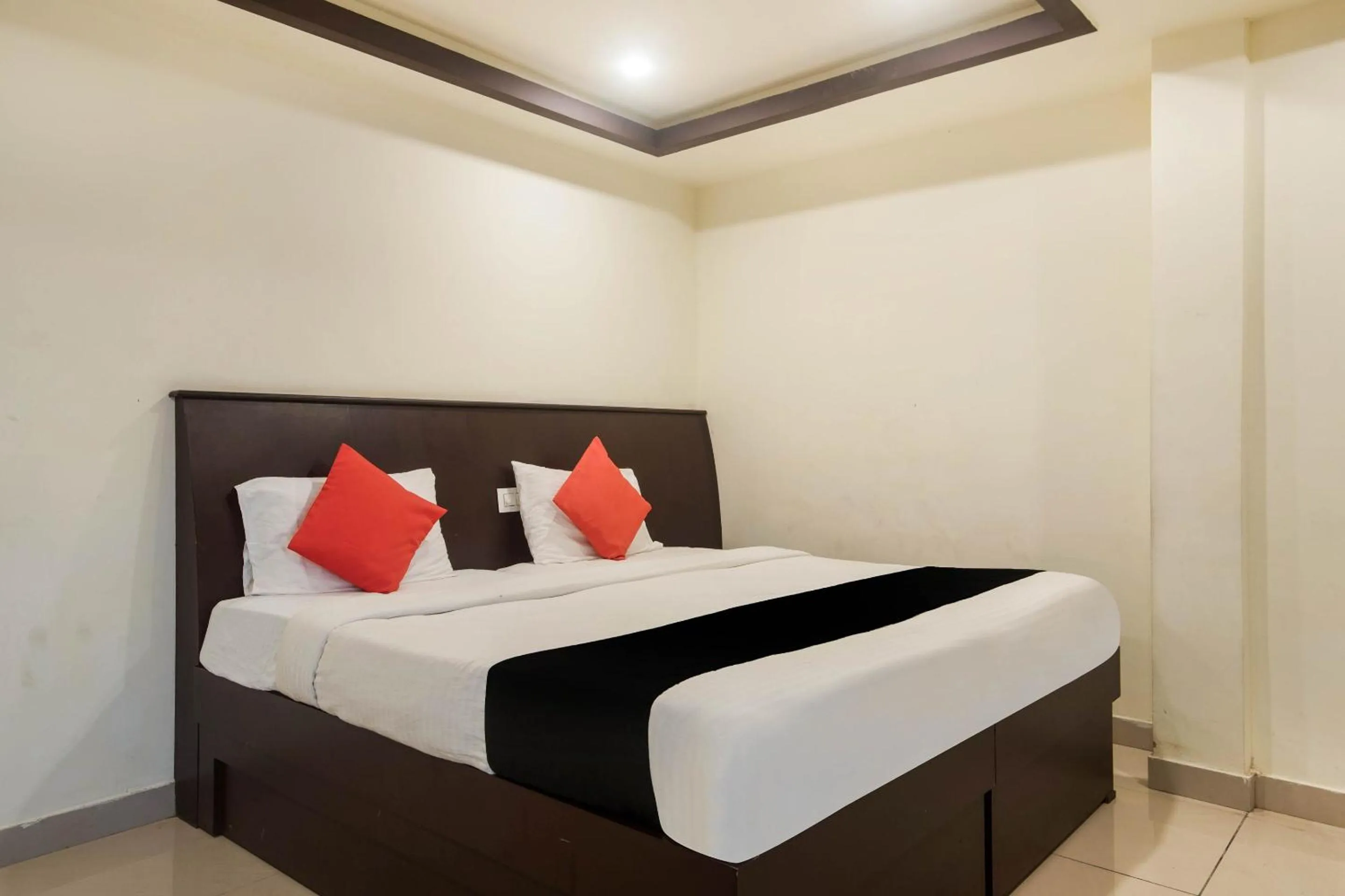 Bedroom, Bed in Capital O Alfa