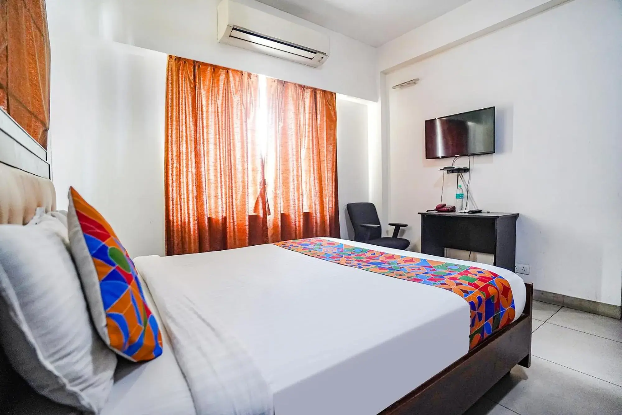 Bed in FabHotel Home Tree Service Apartment - Nr Anna Tower Bed in FabHotel Home Tree Service Apartment - Nr Anna Tower