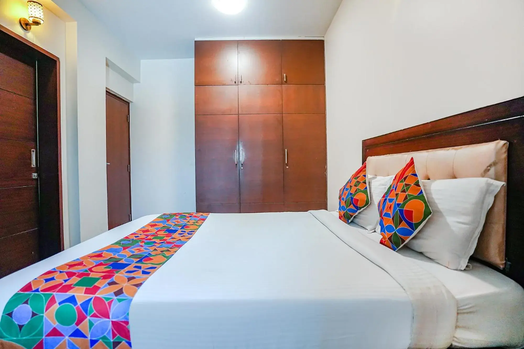 Photo of the whole room, Bed in FabHotel Home Tree Service Apartment - Nr Anna Tower Photo of the whole room, Bed in FabHotel Home Tree Service Apartment - Nr Anna Tower