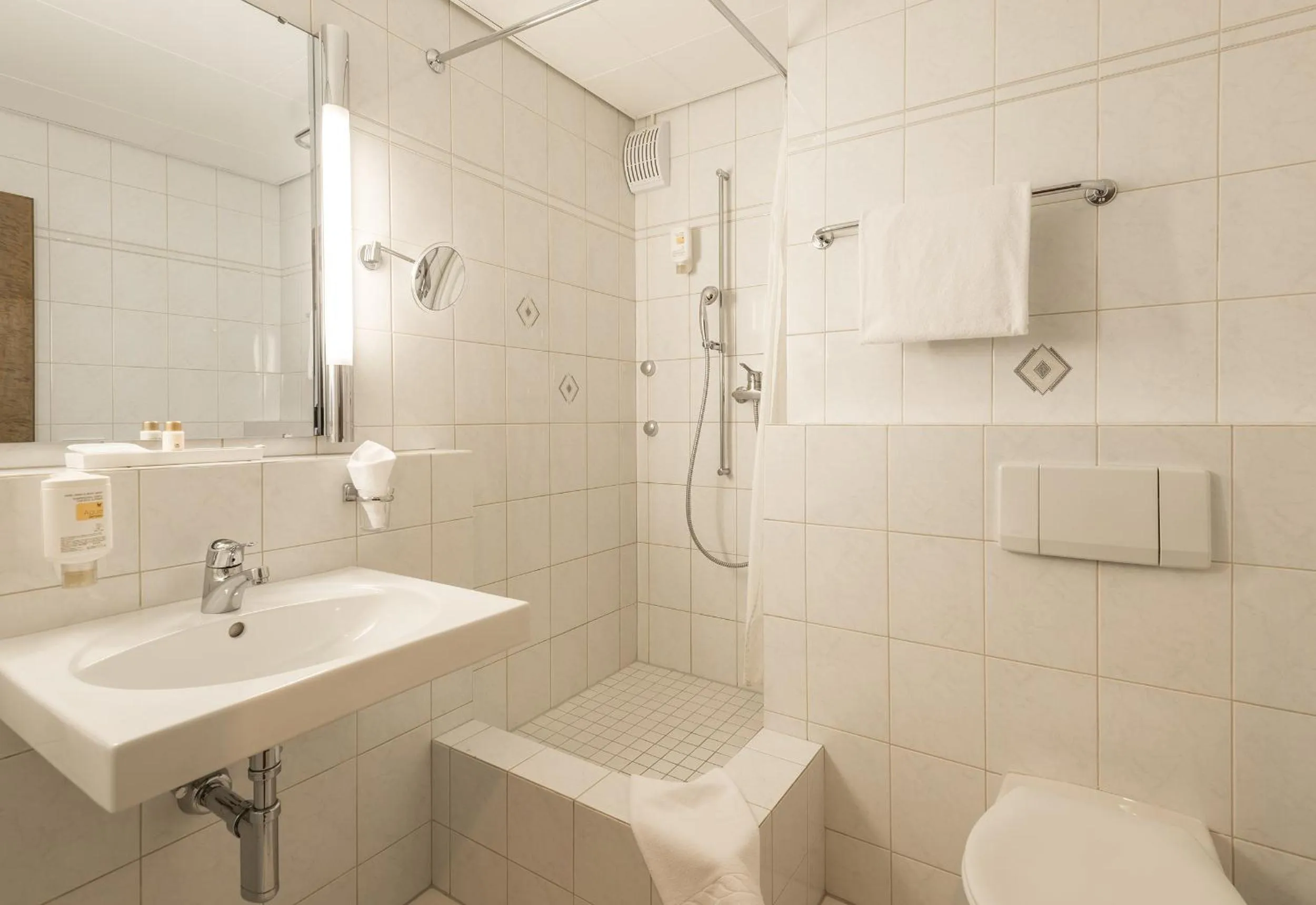 Shower in Hotel Monopol Luzern