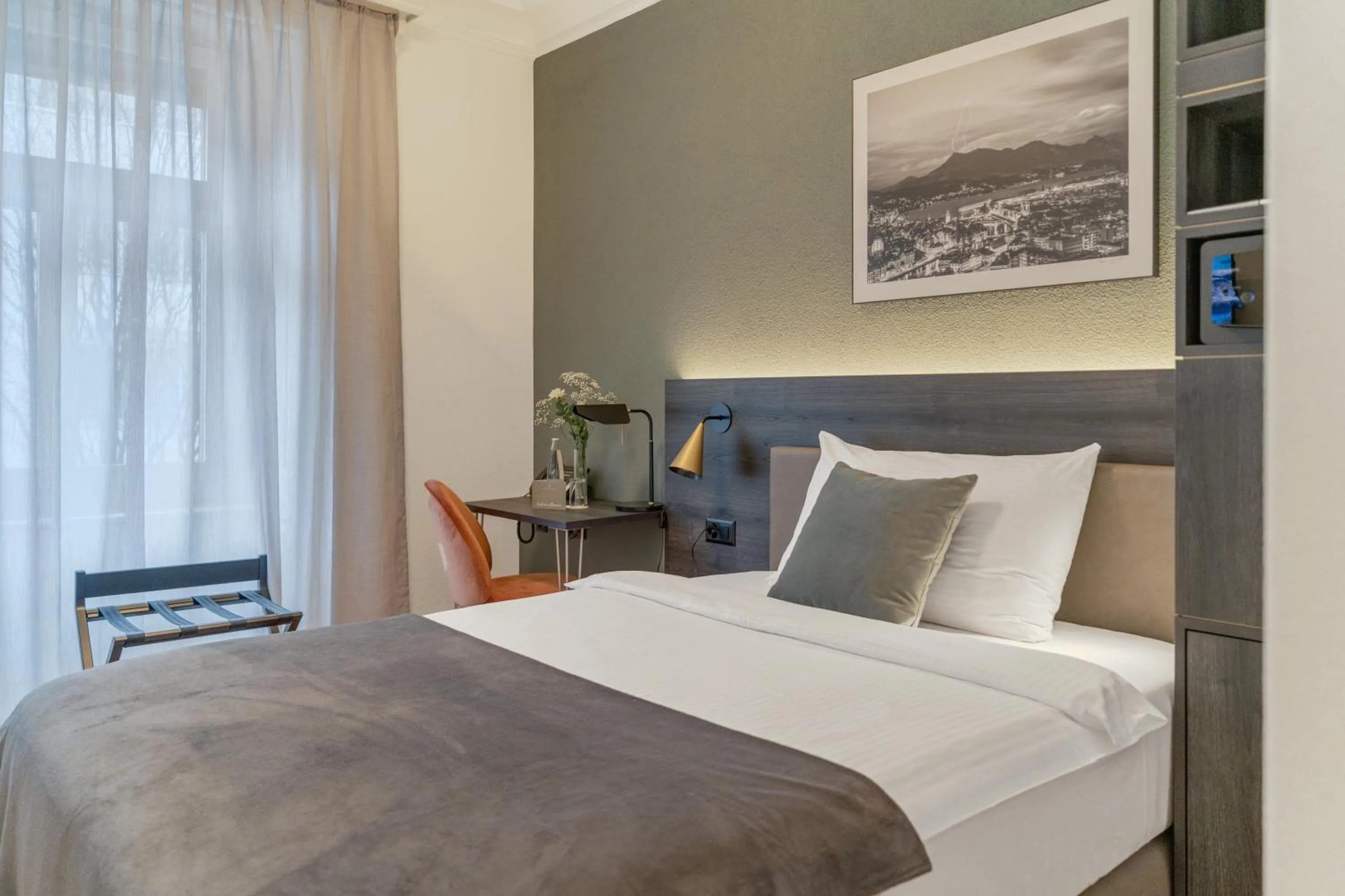 Bed in Waldstätterhof Swiss Quality Hotel