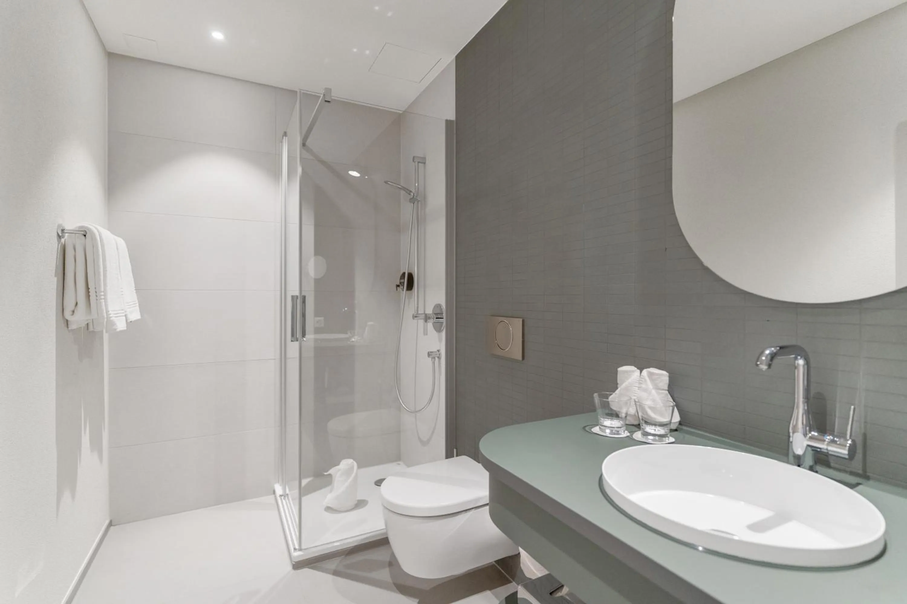 Shower in Waldstätterhof Swiss Quality Hotel