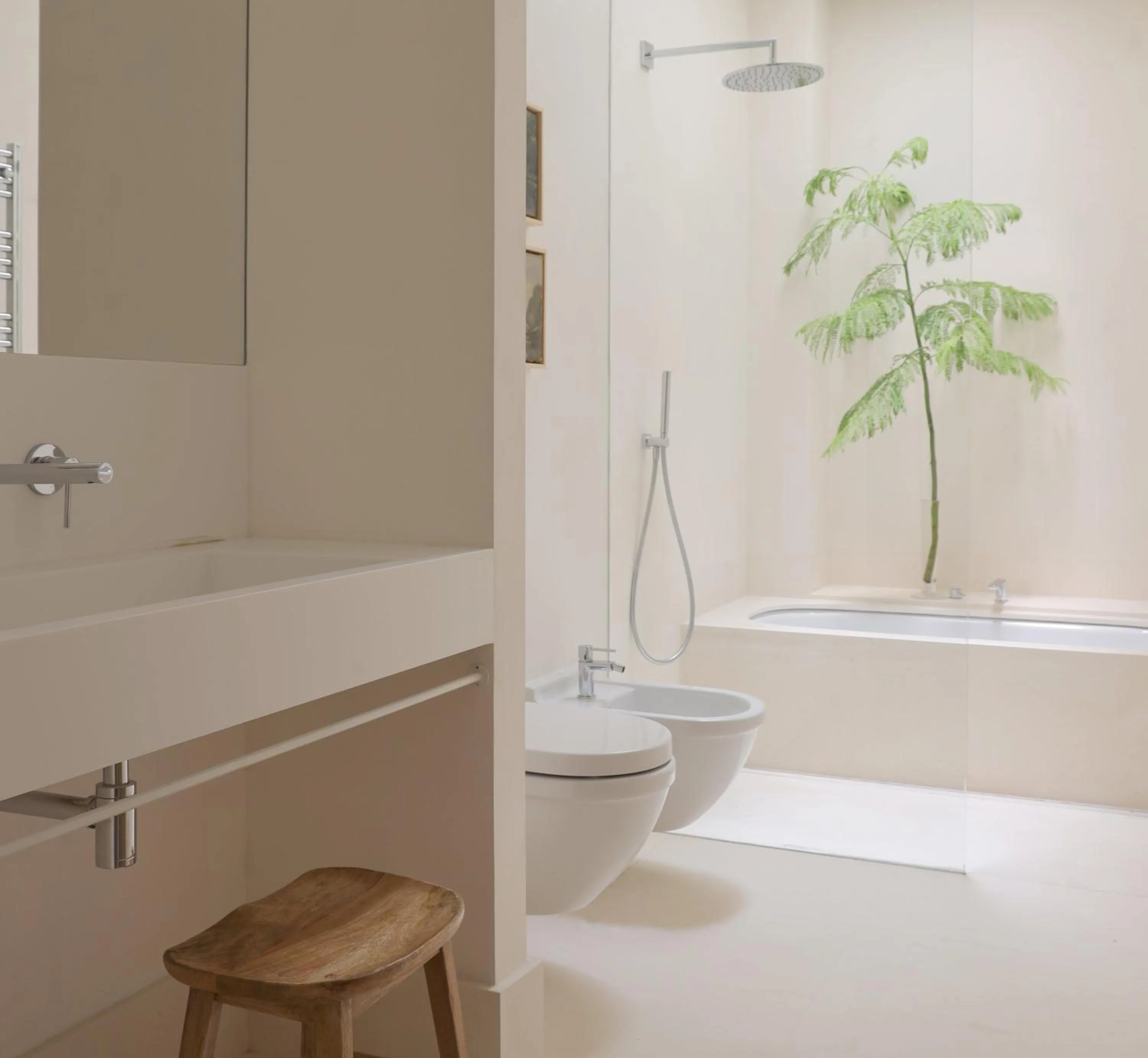 Shower in Hotel Bodega Tio Pepe