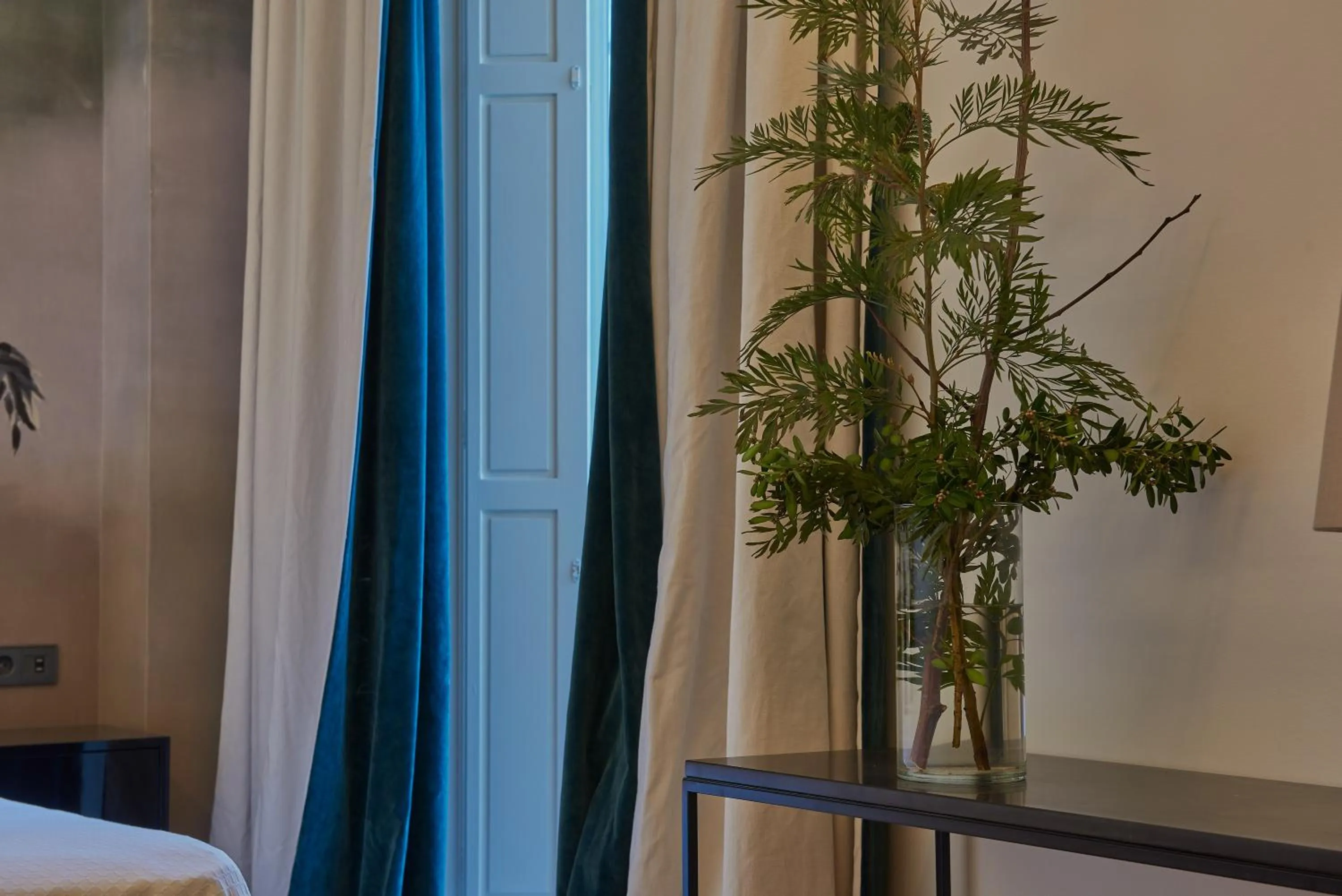 Balcony/Terrace, Bed in Hotel Bodega Tio Pepe