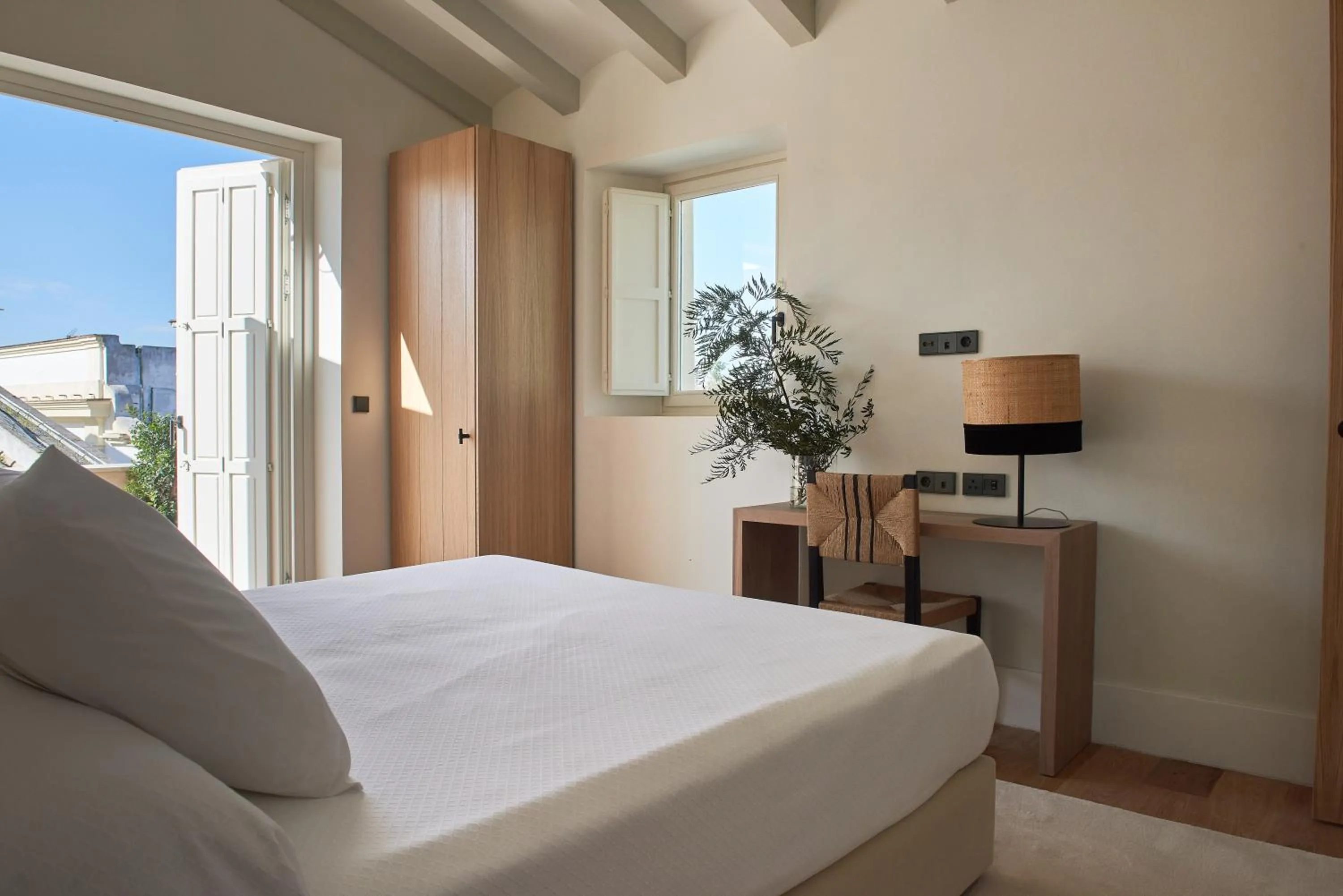 Photo of the whole room, Bed in Hotel Bodega Tio Pepe