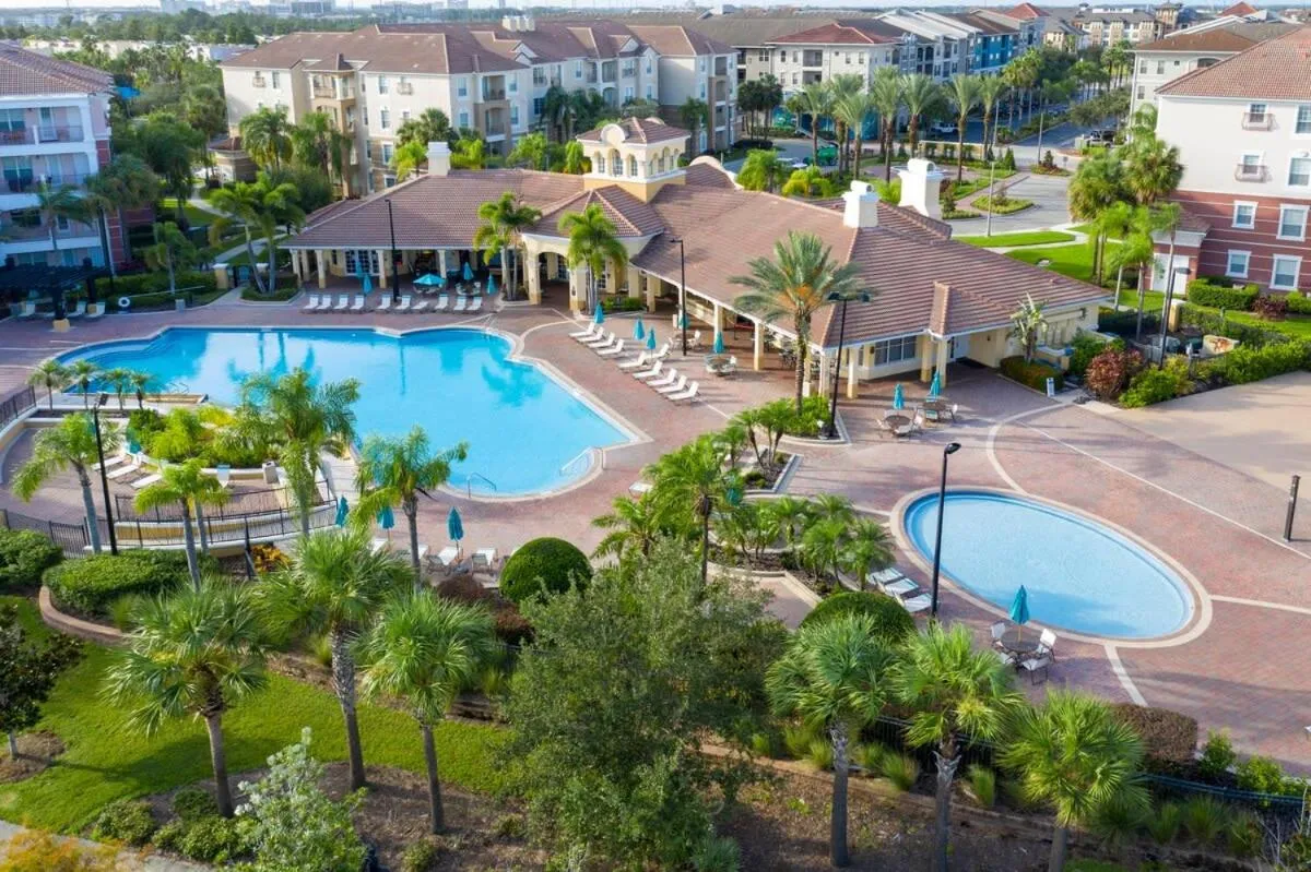 Magnificent 2 Bedroom Apartment Vista Cay Resort 107