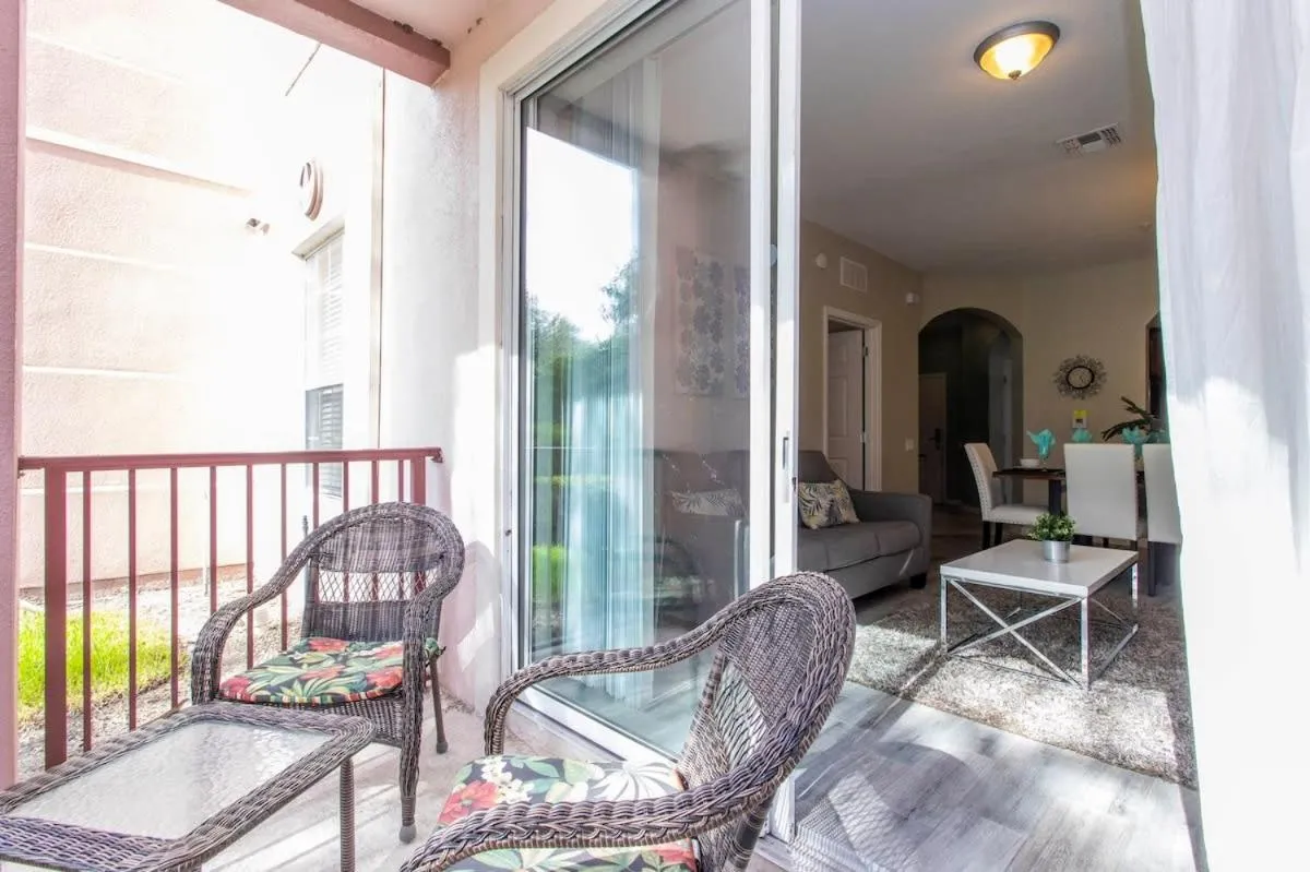 Magnificent 2 Bedroom Apartment Vista Cay Resort 107