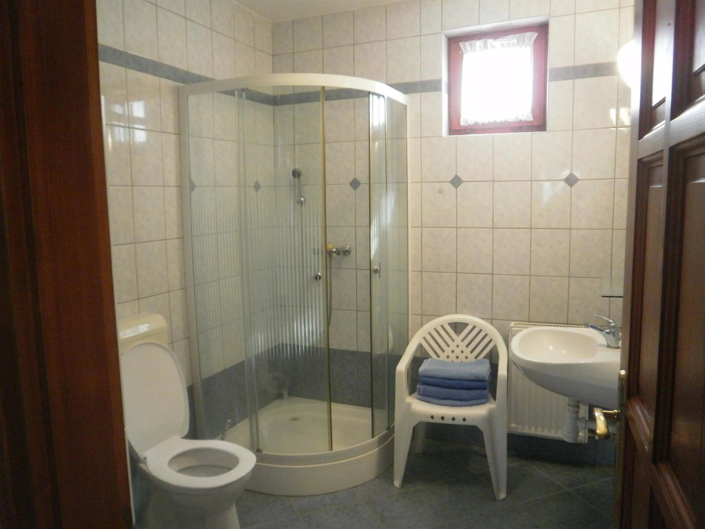 Zalakarosi Égerfa Nyaralóház Földszinti és Emeleti Apartman