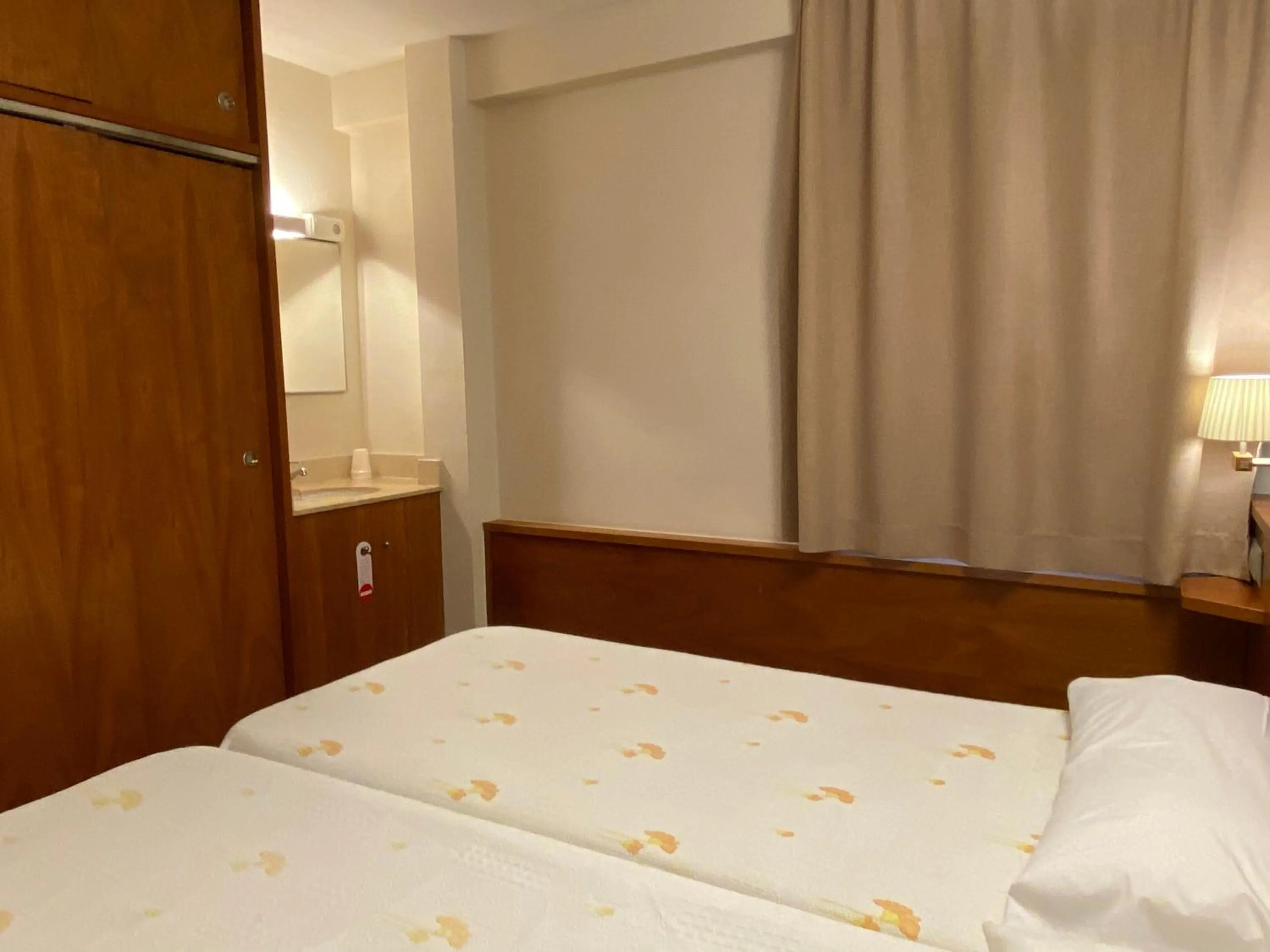 Bed in HOSTAL GALICIA CARDEDEU