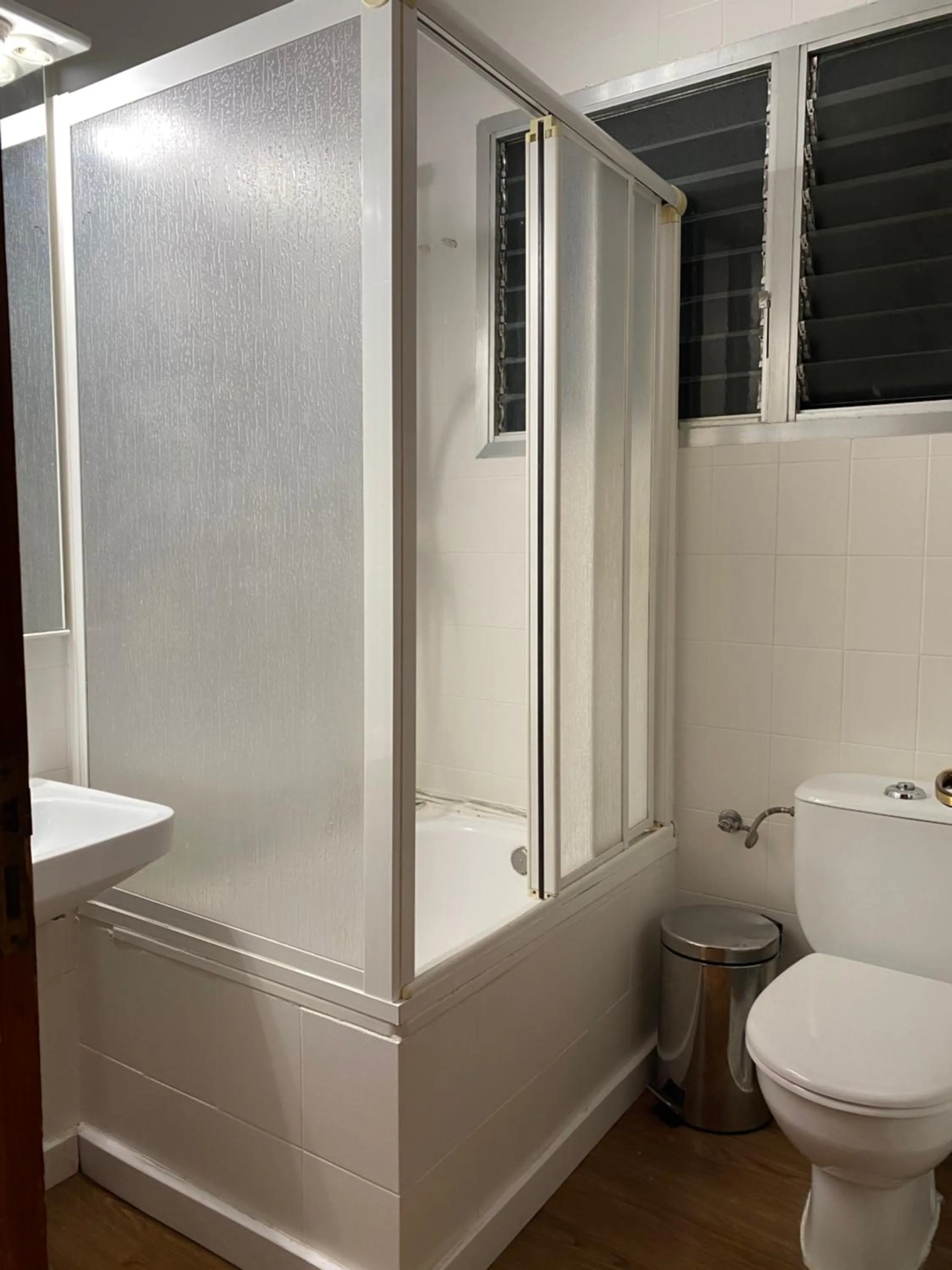 Toilet in HOSTAL GALICIA CARDEDEU