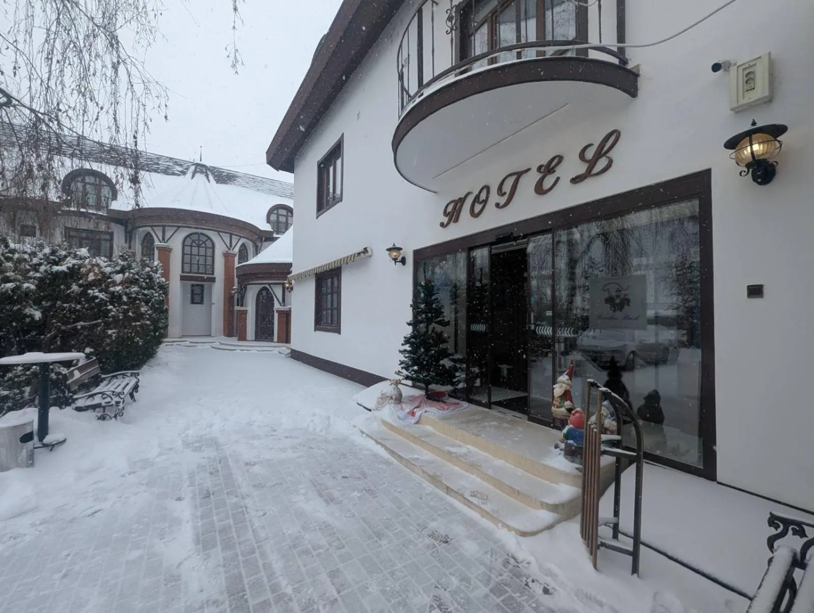 Karikas Hotel