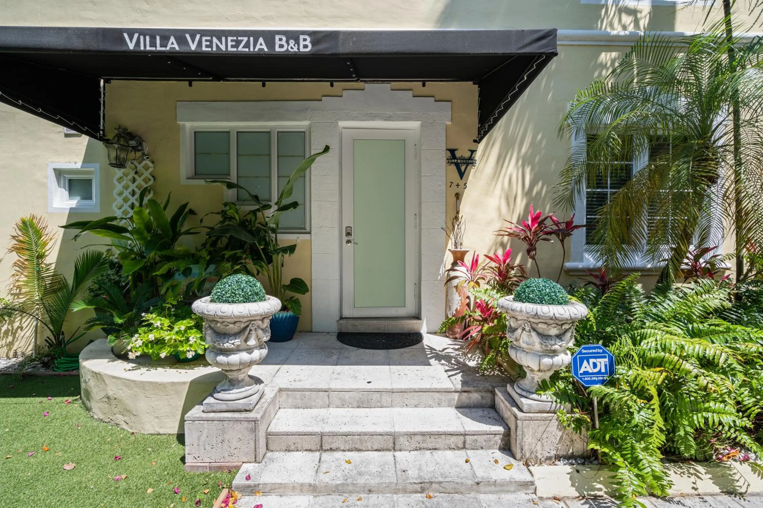 Property building in villa venezia bb