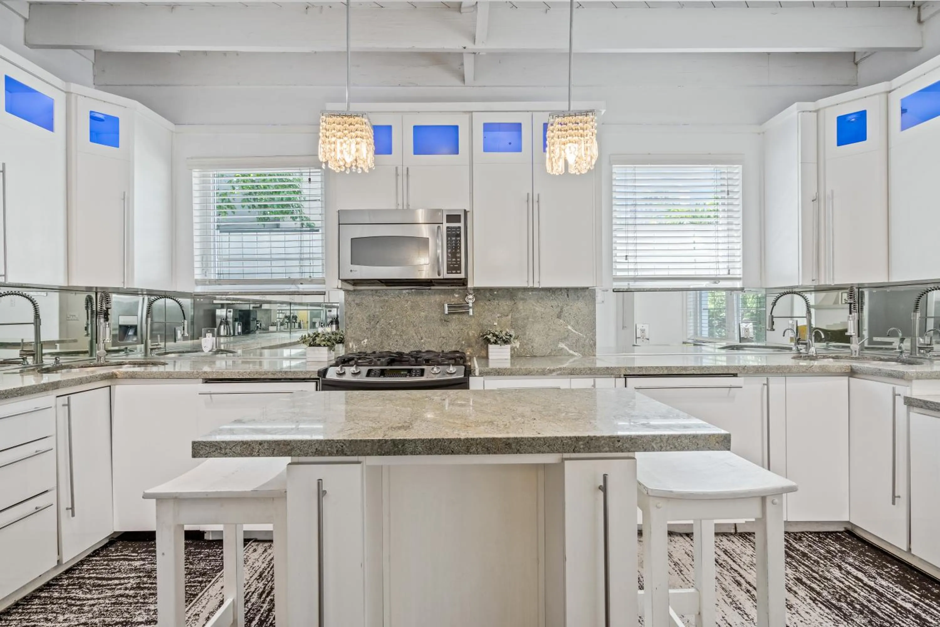 kitchen in villa venezia bb