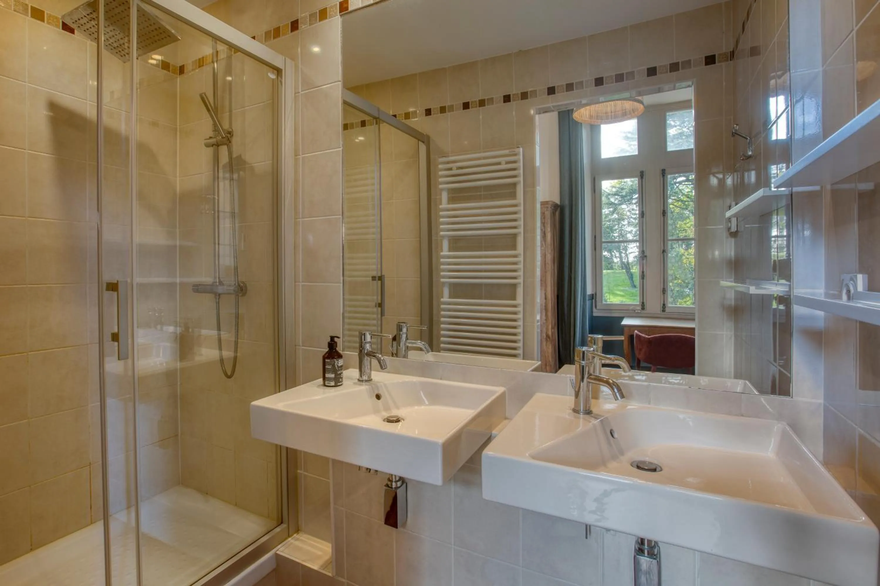 Shower in Le Château des Forges