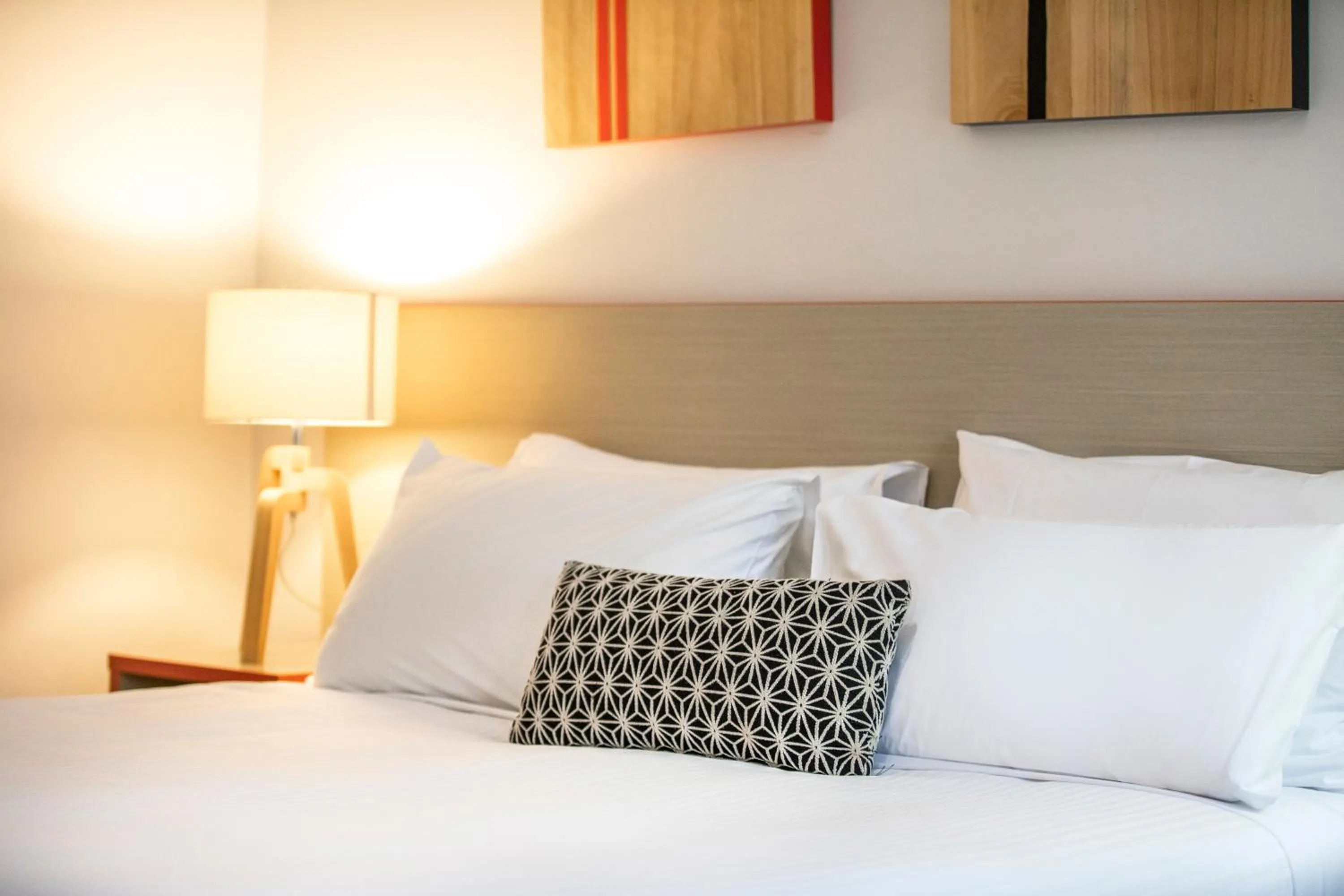 Bed in Burvale Hotel